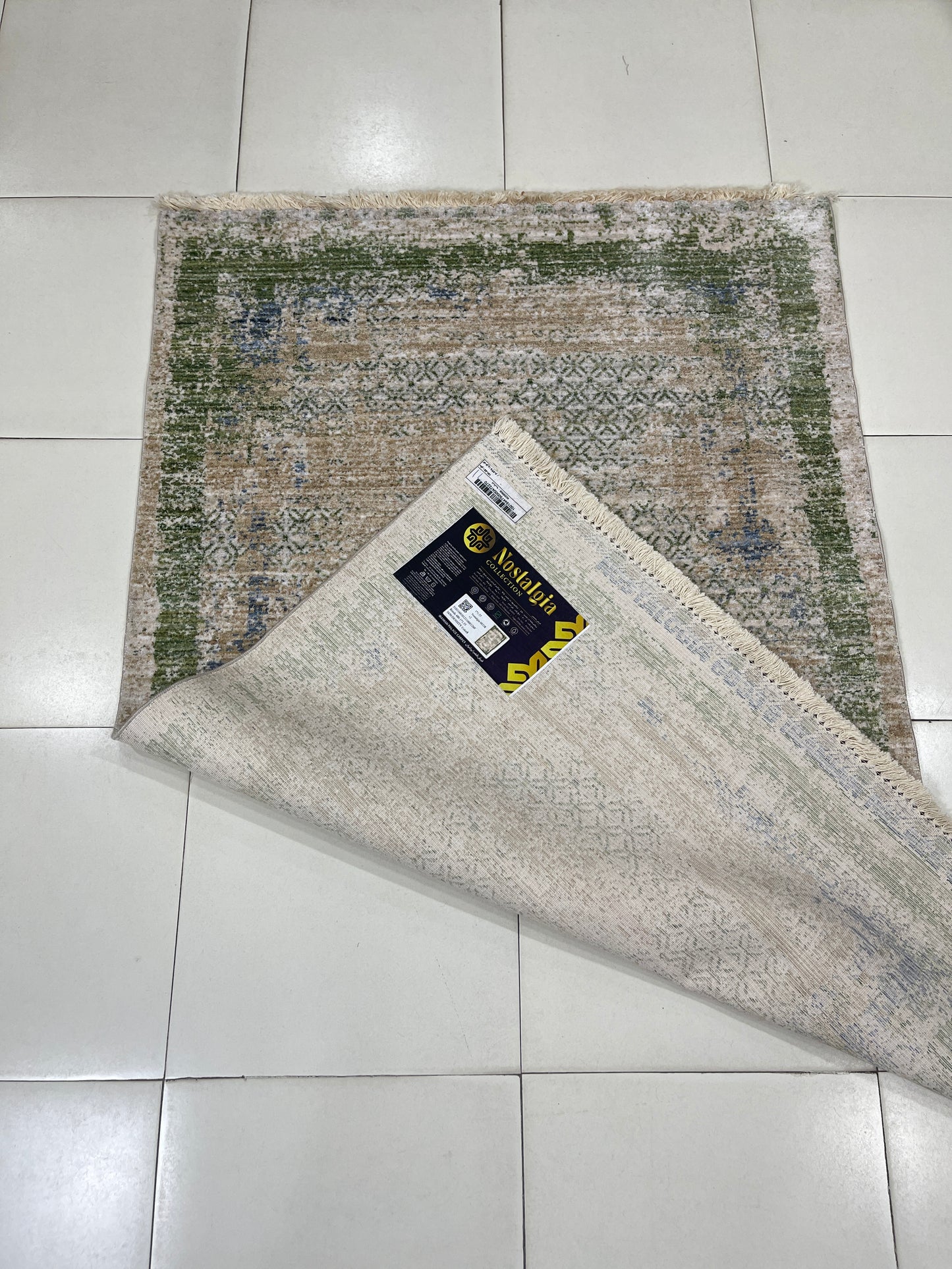 Irani viscose Rug , Woven Back
Article-315-Green
Size : 3 ft width x 5 ft length (100 cm x 150cm)