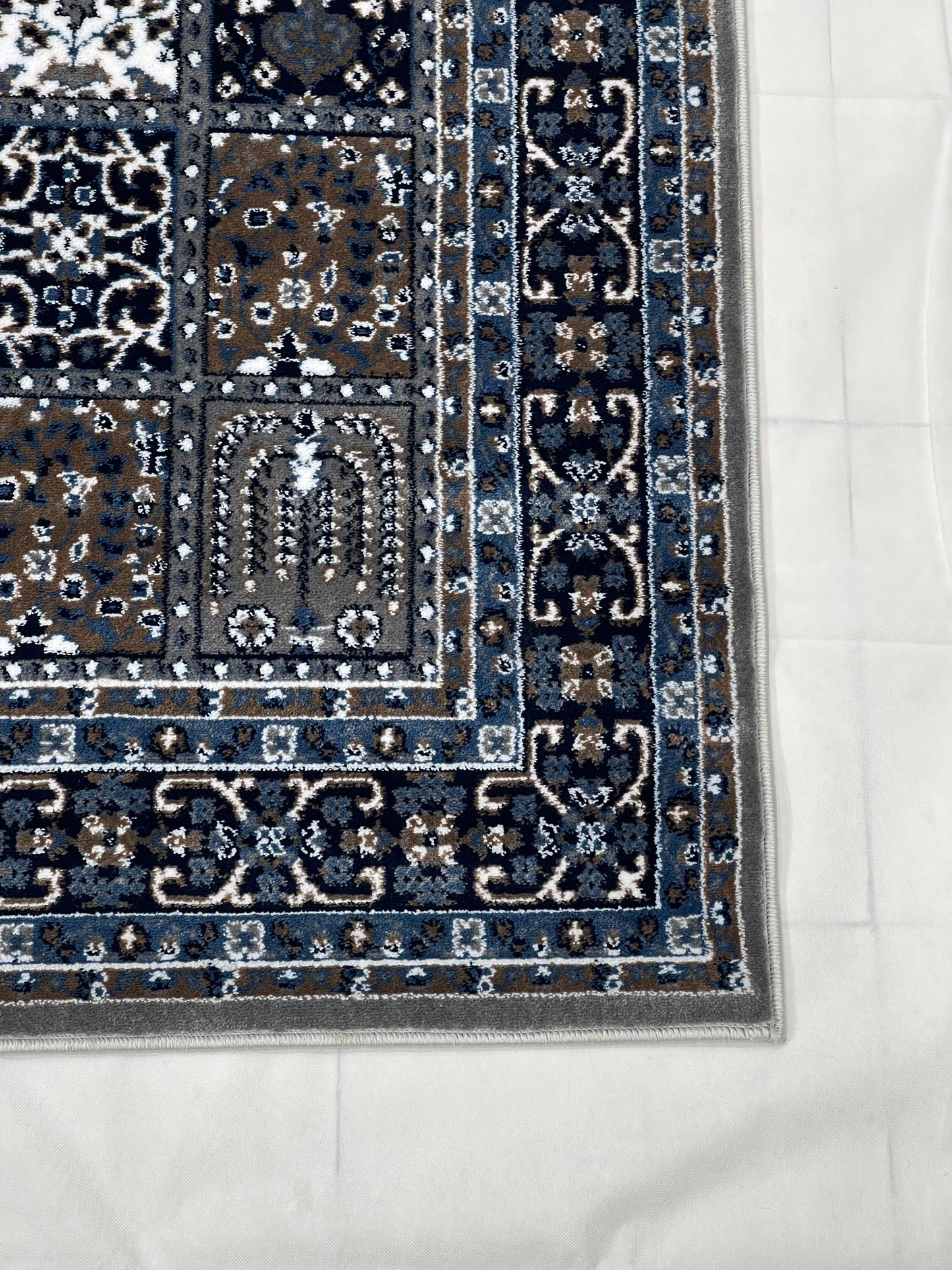 Persian  Polypropylene Rug,back woven(Article-26-Grey)
Size : 5ft width  x 7.3ft length (150cm x 220cm)