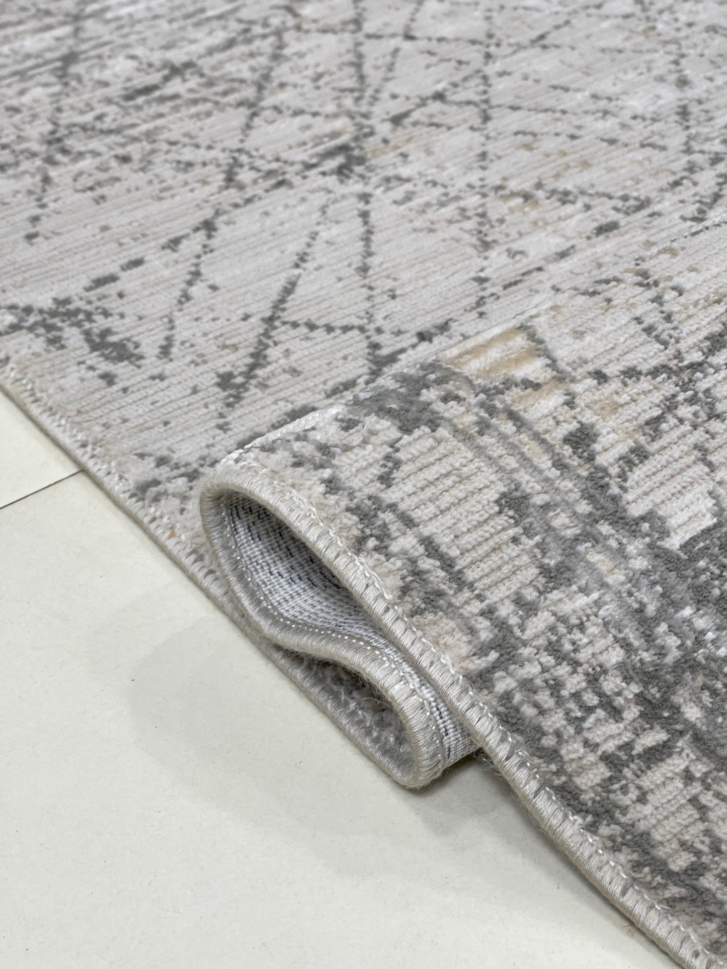 Irani viscose Rug , Woven Back Article-307-Grey , Off white Size : 3 ft width x 5 ft length (100 cm x 150cm)