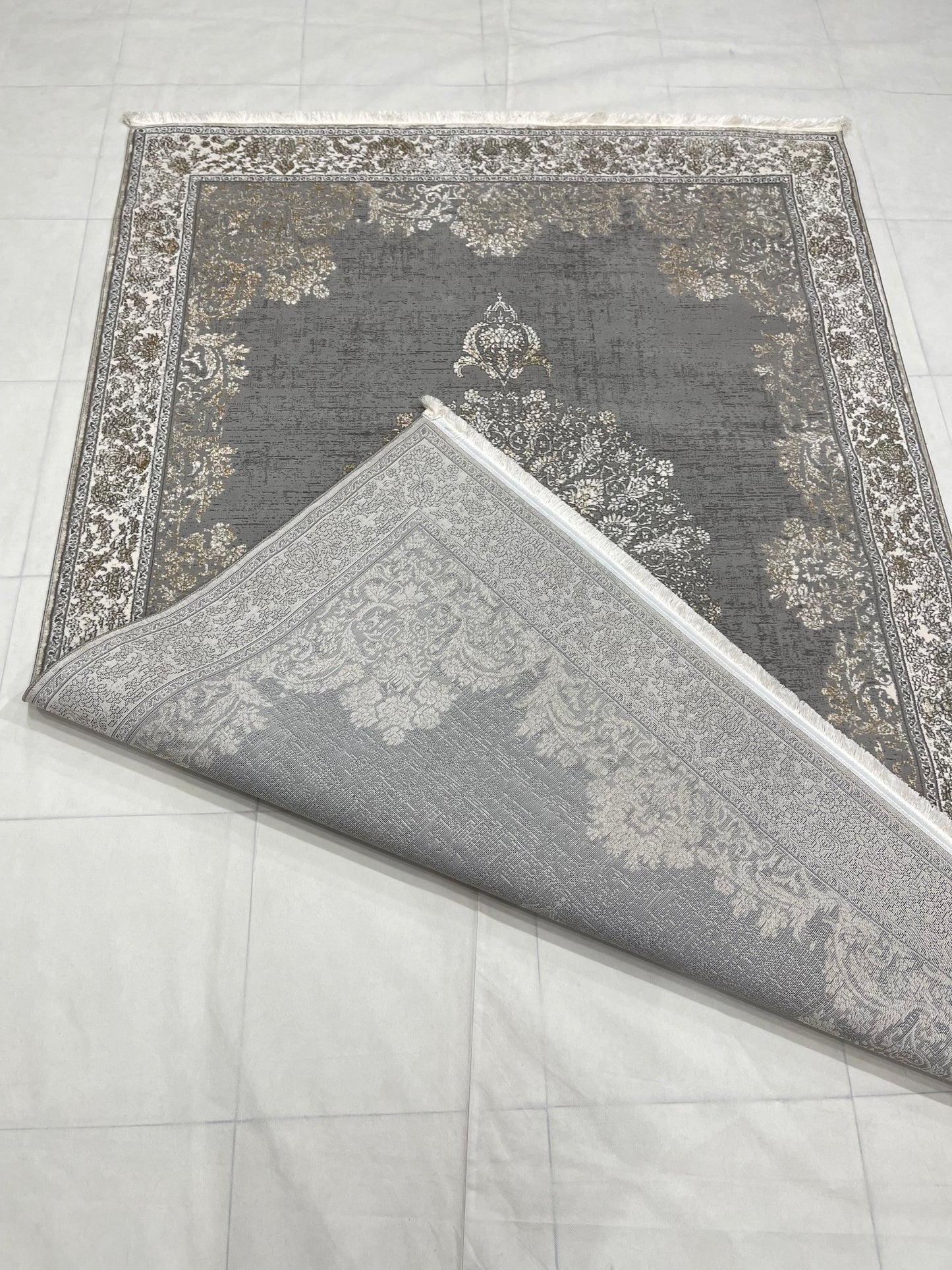 Irani Vintage Woven Rug.
 Article -2072-Grey
Size: 5 ft width x 7.3 ft length (150cm x 220cm)