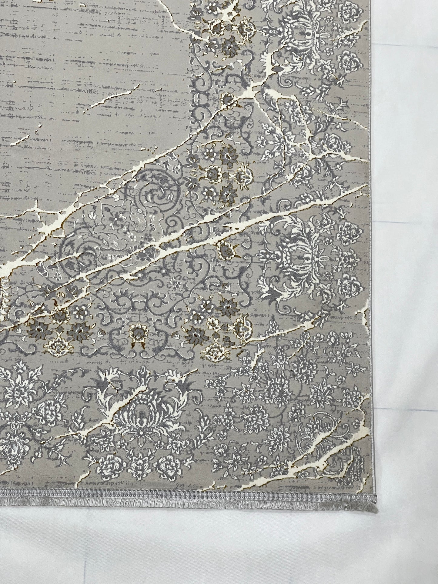 New Turkish Silk (Surya A) 
Size: 6.6 ft width x 9.6 ft length (200cm x 290cm)
Article -628- Off White
