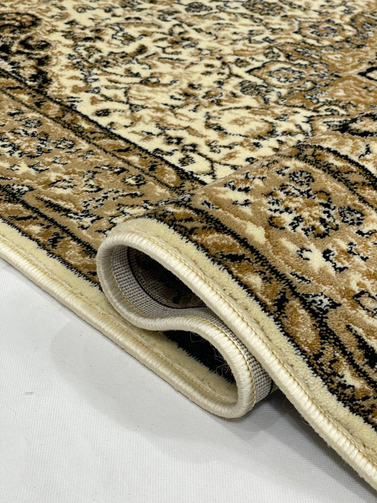 Persian polypropylene Rug,back woven(Article-20-Off white)
Size : 4 ft width x 5.6 ft length (120 cm x 170cm)