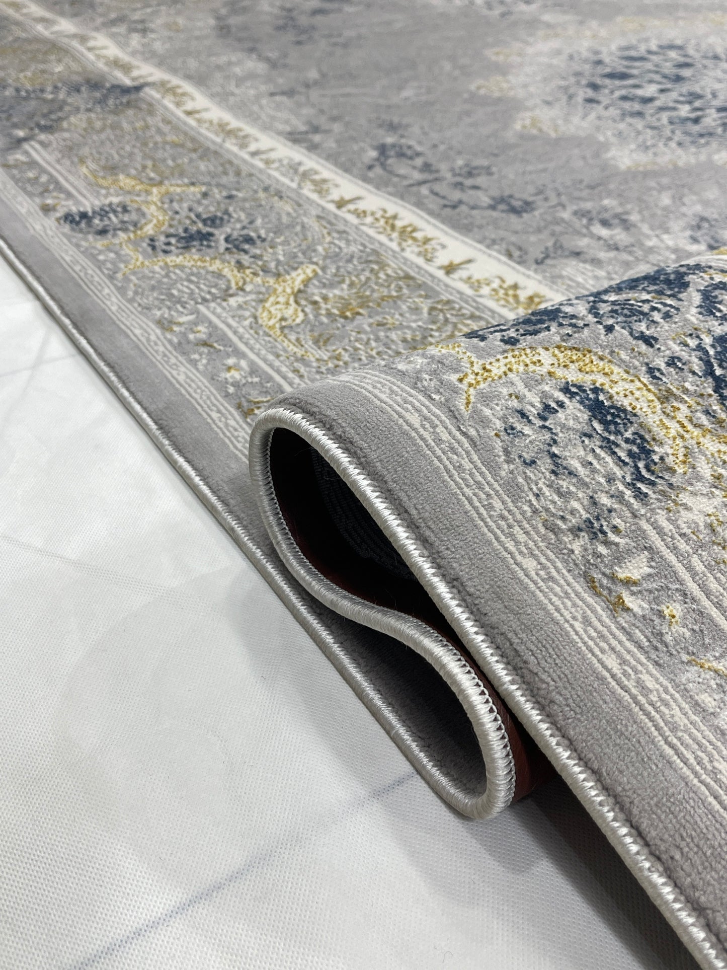 New Turkish Silk (Surya A)  Size: 6.6 ft width x 9.6 ft length (200cm x 290cm) Article -608- Grey