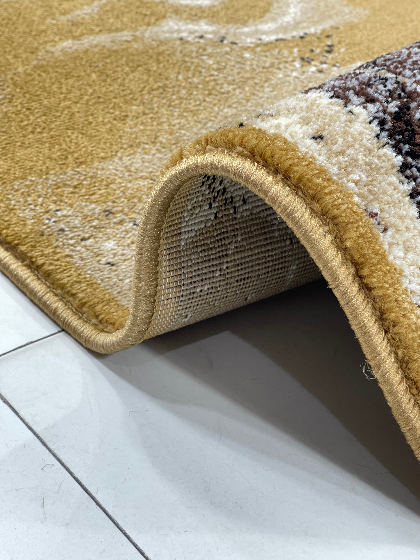 Modern polypropylene Rug,back woven(Article-427-Beige)
Size : 6.6 ft width x 9.6 ft length (200cm x 290cm)