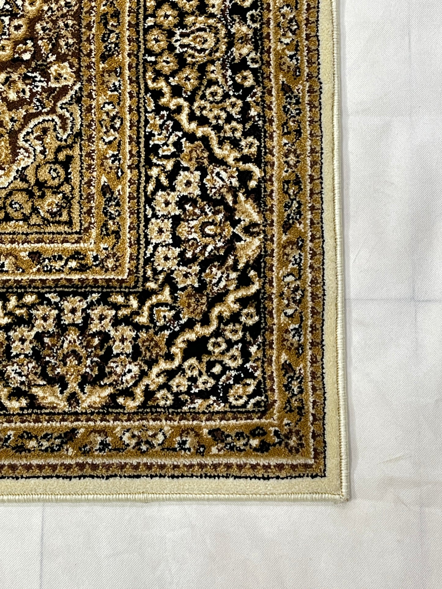 Persian polypropylene Rug,back woven(Article-22-Off white)
Size : 5ft width  x 7.3ft length (150cm x 220cm)