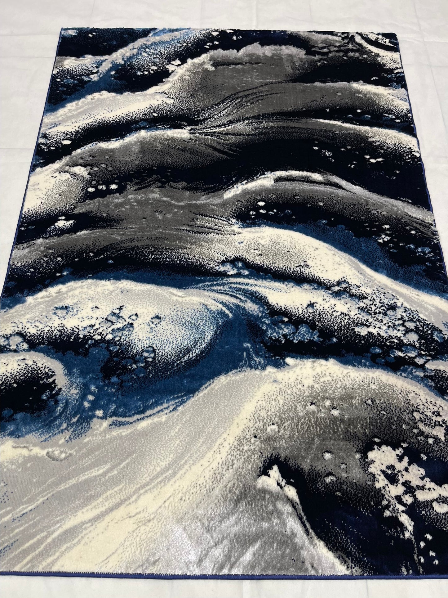 Turkish Top Quality Silk.(Article-1090-Blue)
Size: 4 ft width x 5.6 ft length ( 120cm x 170cm)
