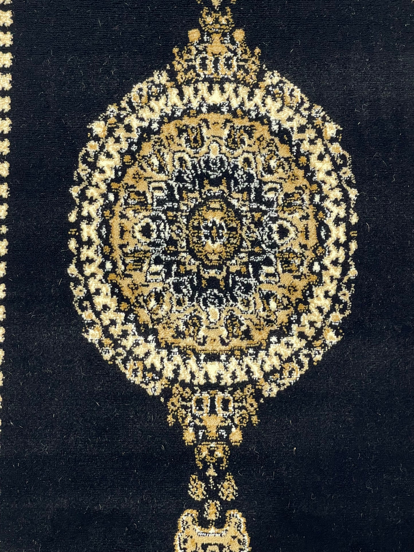 Black Persian Polypropylene Woven Runner.
Size : 2.6 ft width x 6.6 ft length 
(80 cm x 200 cm)