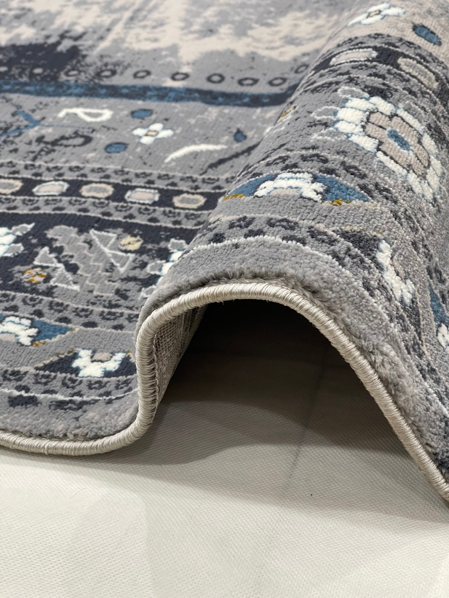 Persian Thick Woven Rug.  Article -2086-Grey Size: 6.6 ft width x 9.6 ft length (200cm x 290cm)