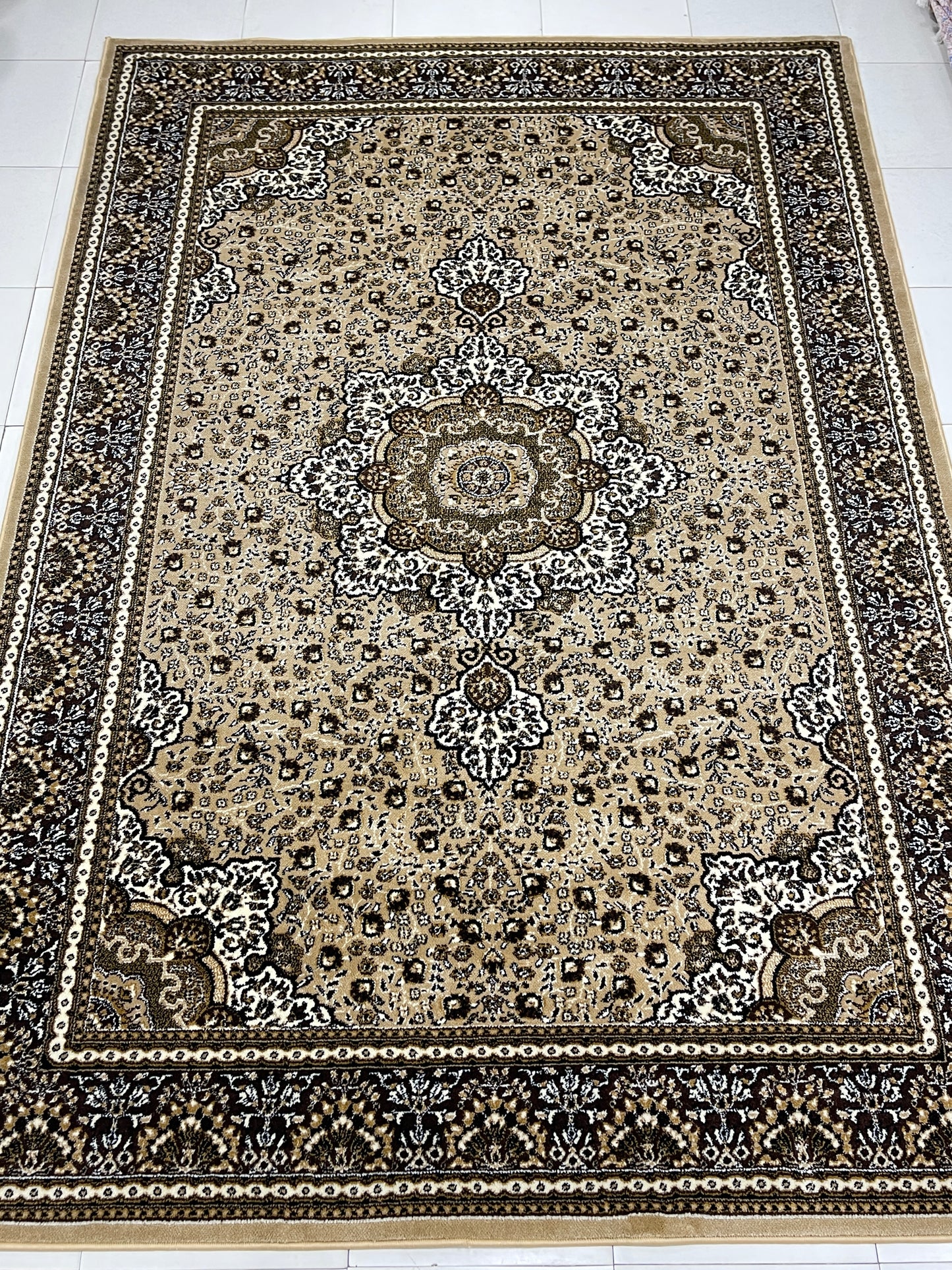 Persian polypropylene Rug,back woven(Article-04-Biege)
Size : 6.6 ft width x 9.6 ft length (200cm x 290cm)