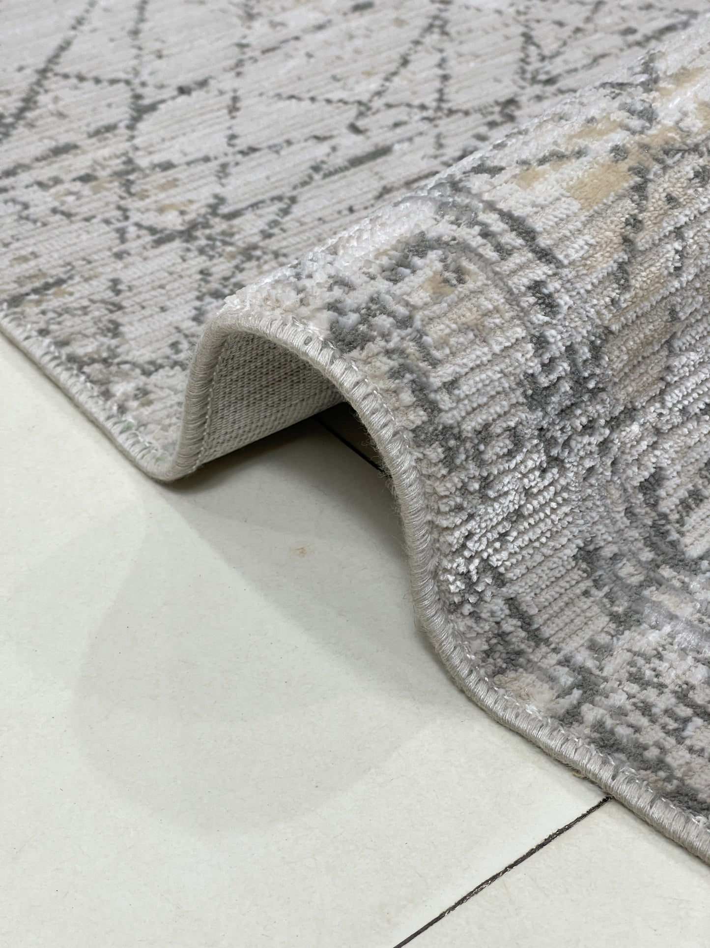 Irani viscose Rug , Woven Back Article-307-Grey , Off white Size : 3 ft width x 5 ft length (100 cm x 150cm)