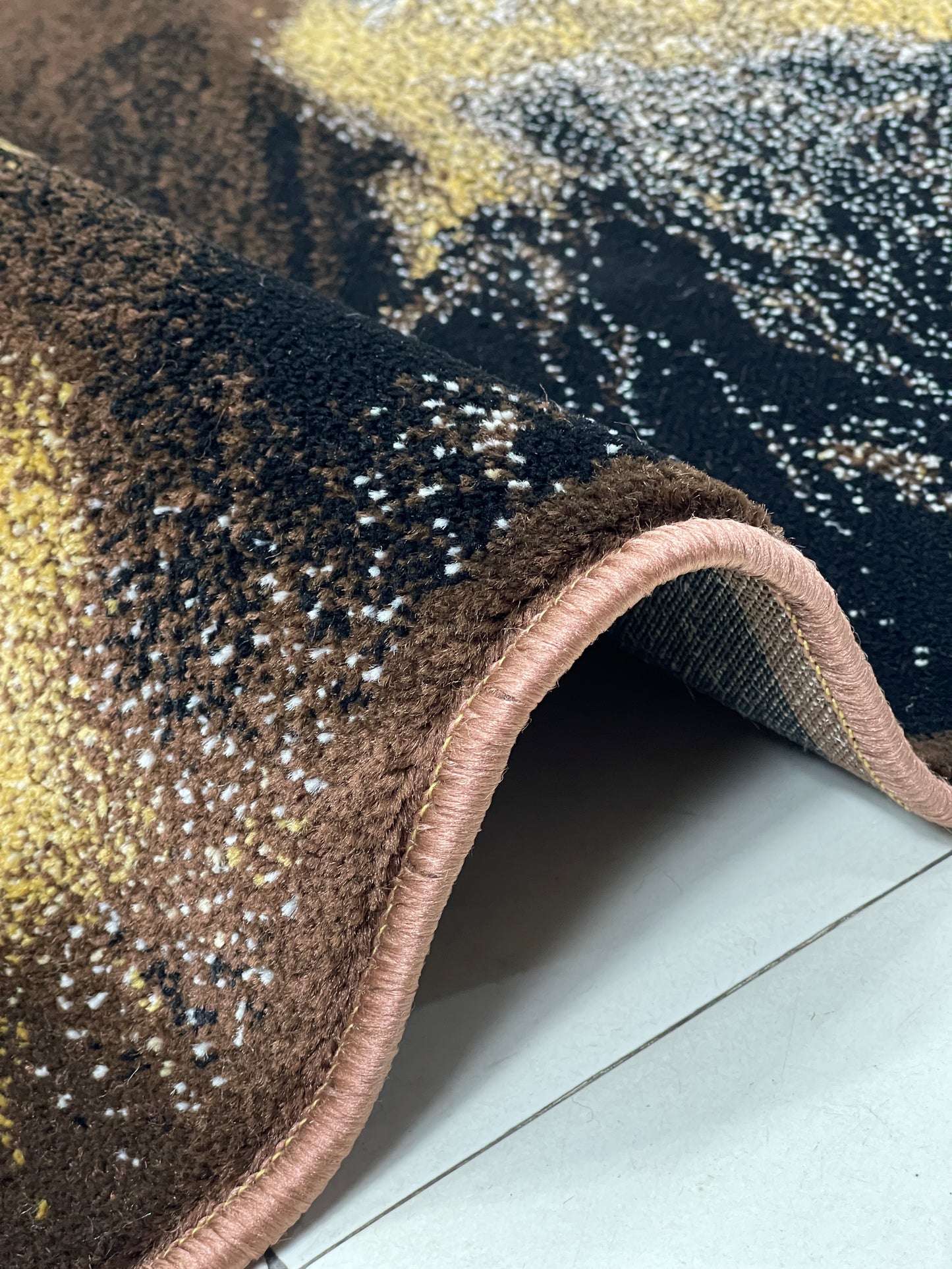 Modern polypropylene Rug,back woven(Article-423-Brown)
Size : 6.6 ft width x 9.6 ft length (200cm x 290cm)