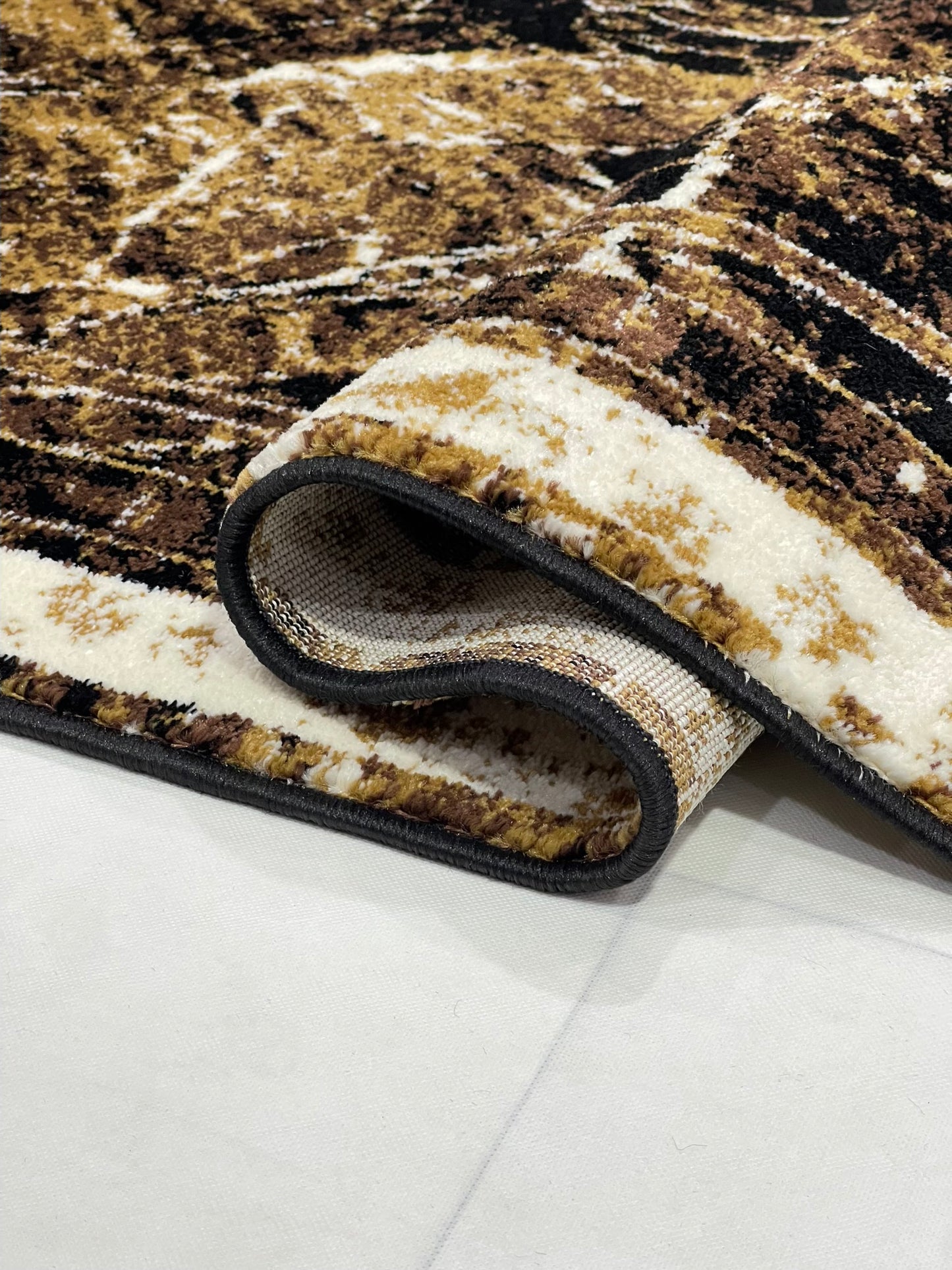 Modern polypropylene Rug,back woven
(Article-175-Black)
Size : 4 ft width x 5.6 ft length (120 cm x 170 cm)