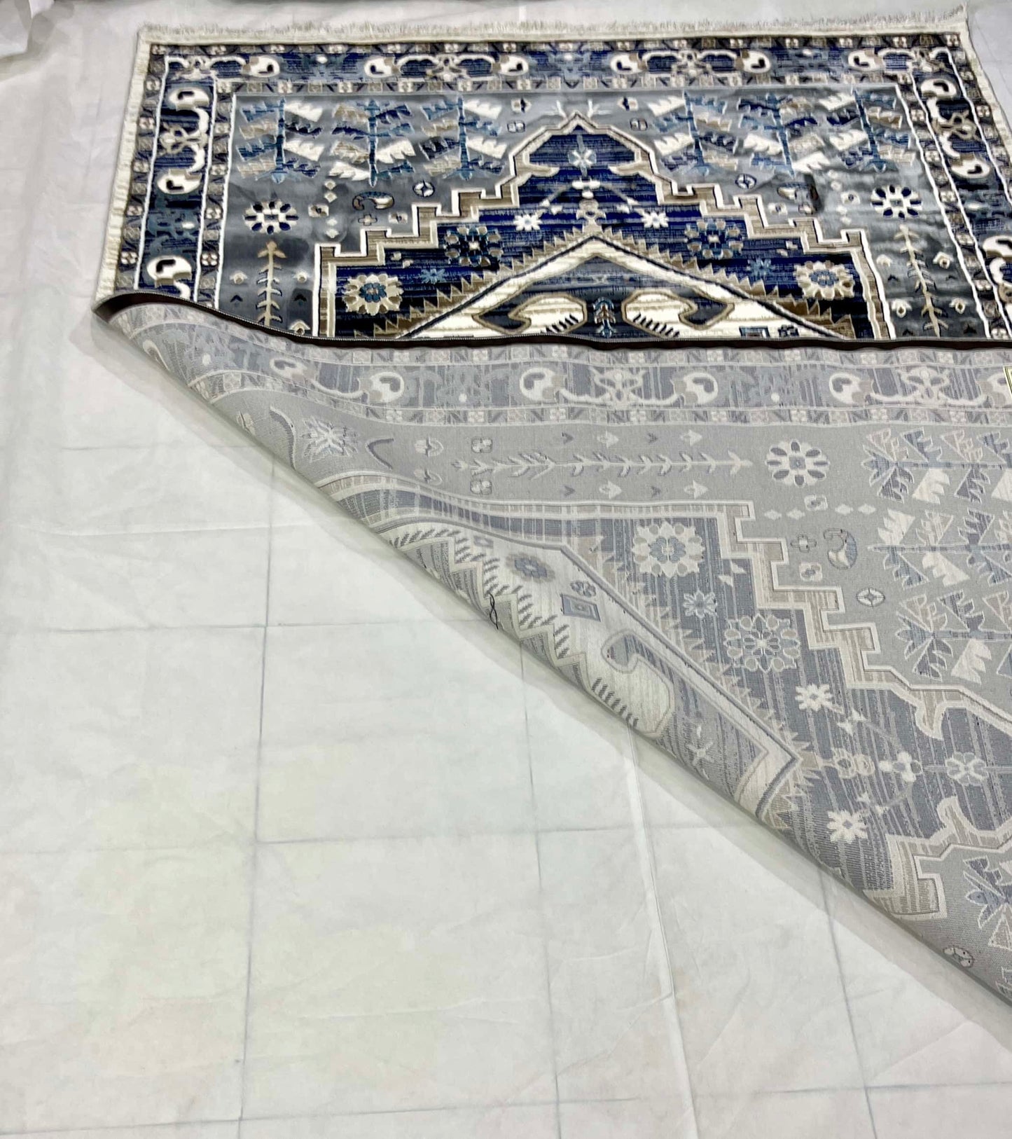 New Turkish Silk (Super Hair) 
Size: 6.6 ft width x 9.6 ft length (200cm x 290cm)
Article -403- off white ,Grey , Blue