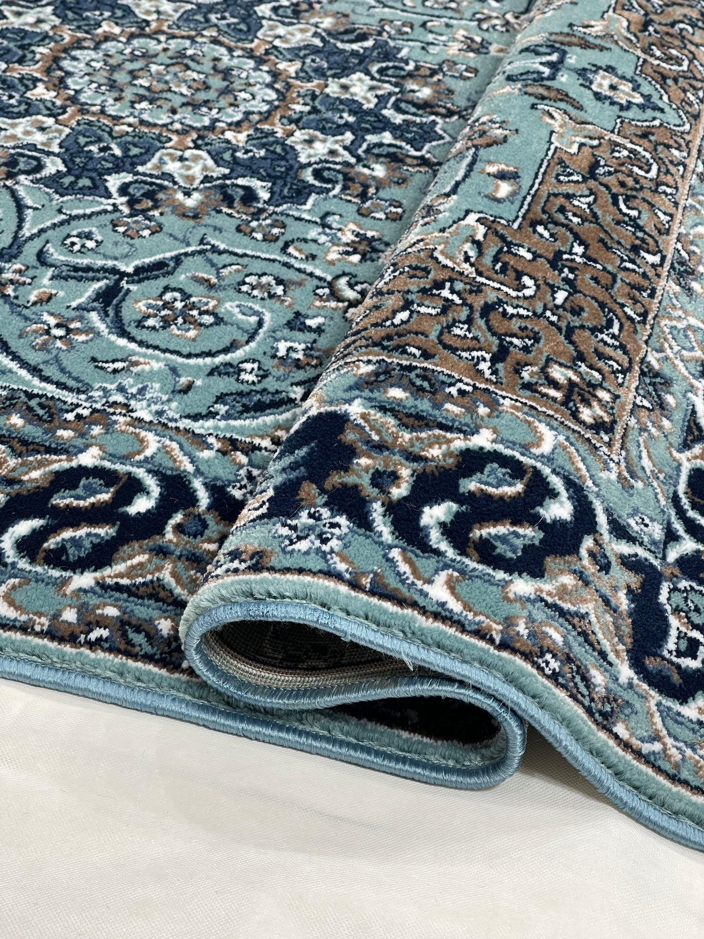 Persian Polypropylene Rug,back woven(Article-19-Feroze)
Size : 5ft width  x 7.3ft length (150cm x 220cm)