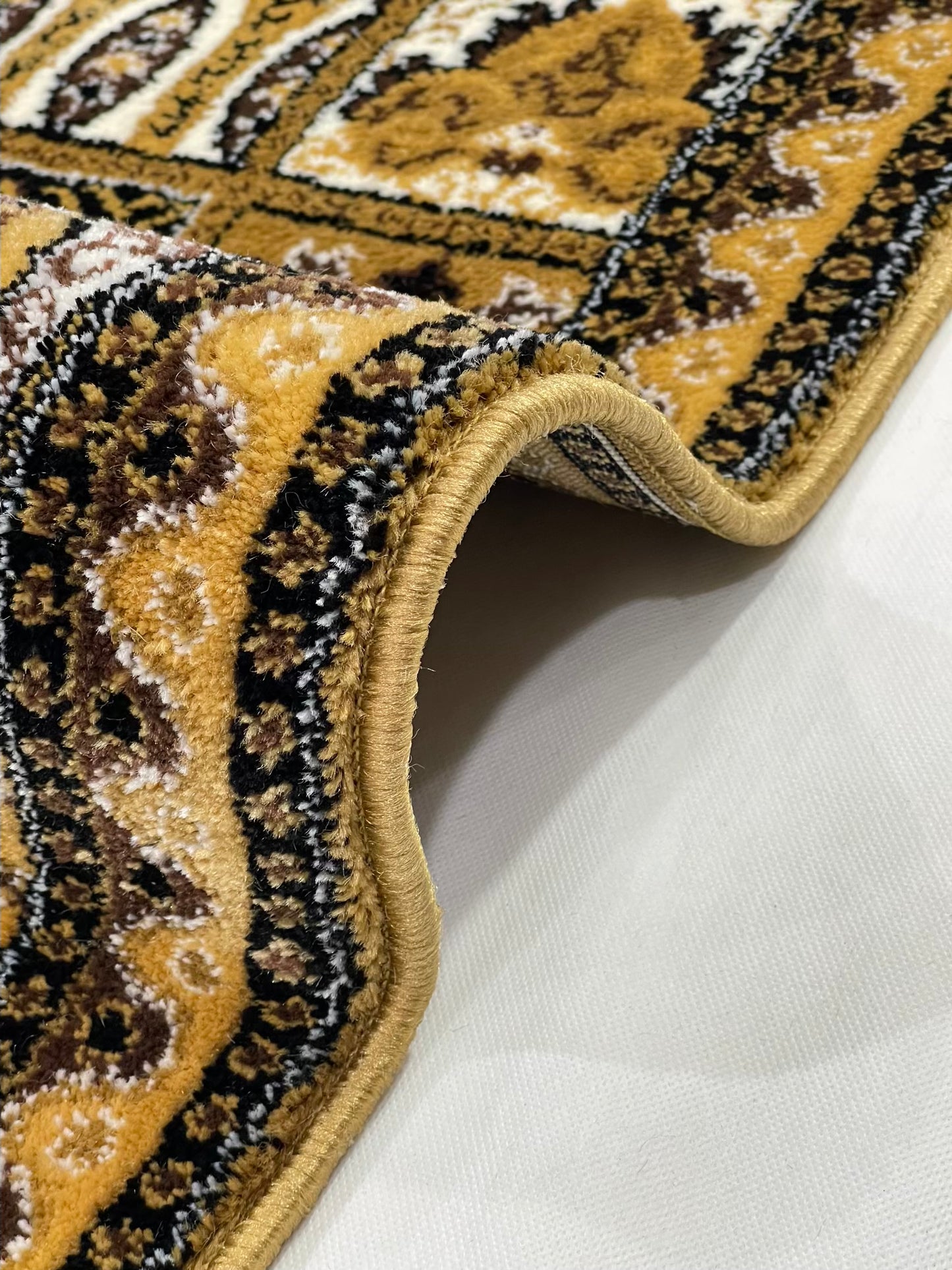 Persian Gold Polypropylene Woven Rug.  Size : 2.6 ft width x 6.6 ft length  (80 cm x 200cm)