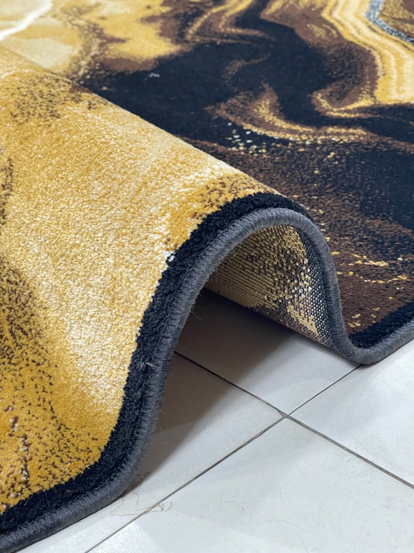 Modern polypropylene Rug,back woven(Article-427-Black)
Size : 6.6 ft width x 9.6 ft length (200cm x 290cm)