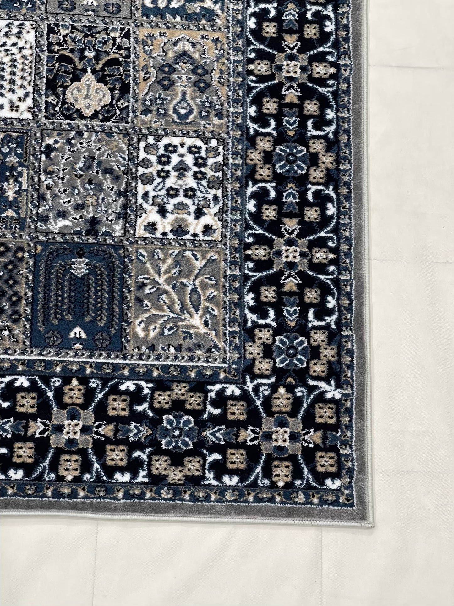 Persian Polypropylene Rug,back woven(Article-28-Grey)
Size : 5ft width  x 7.3ft length (150cm x 220cm)