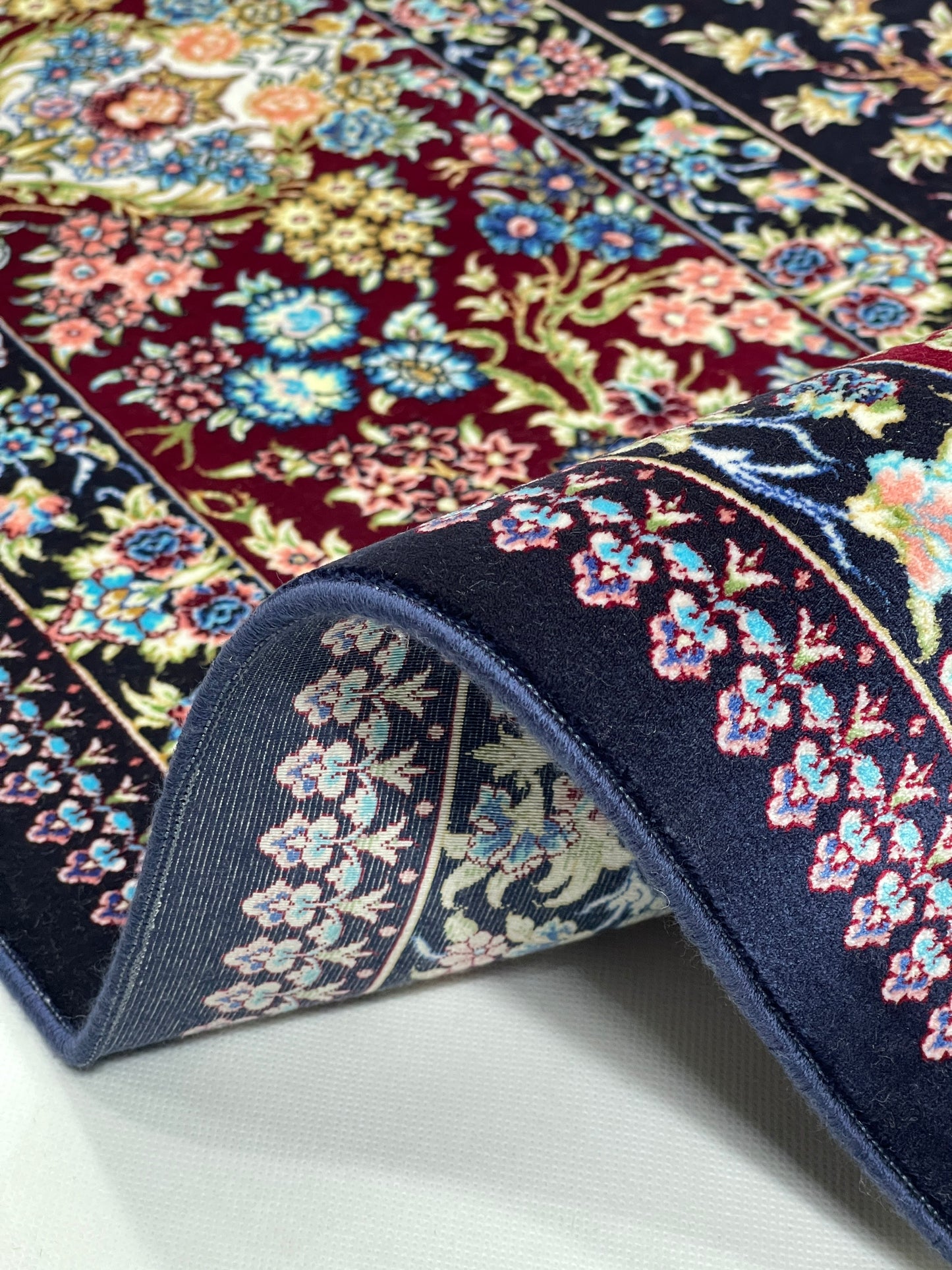Irani Top Quality 
Mixture of 12 colours
1500 Reeds Acrylic Rug With Jute Back (04)
Size : 6.6 Ft Width x 9.6 Ft Length