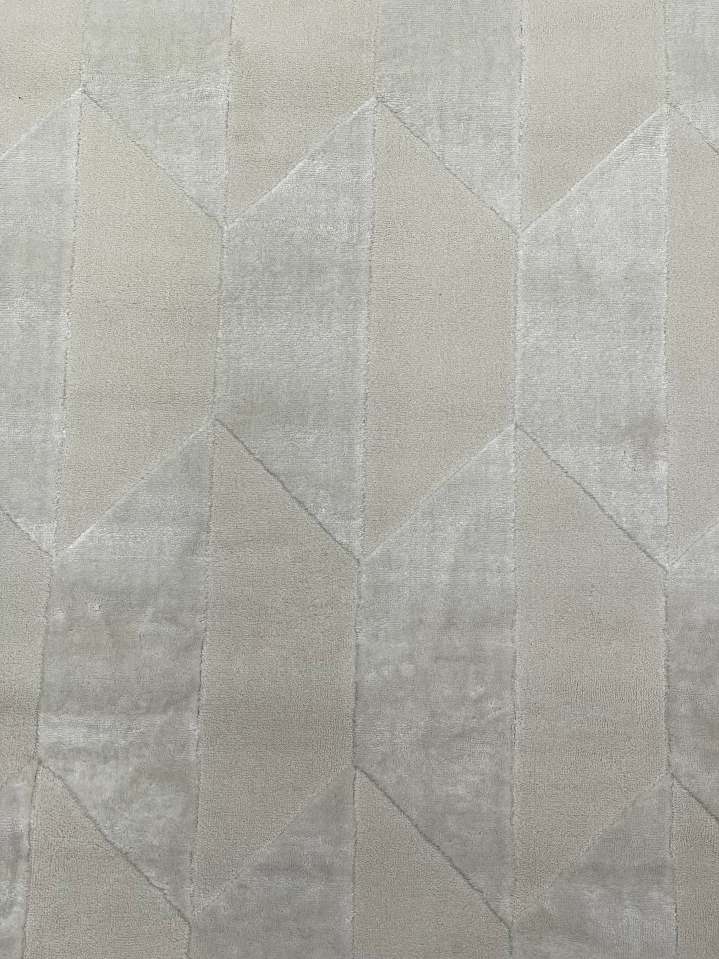 Modern Turkish Silk , Woven Back (Article-1307-White) Size : 5 ft width x 7.3 ft length