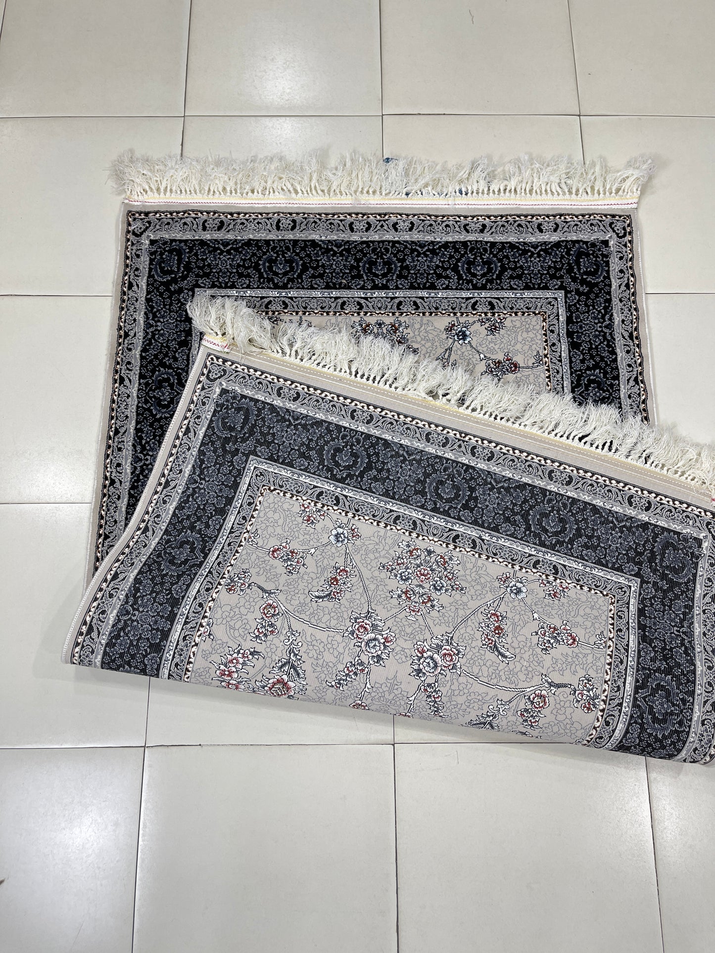 Irani  Acrylic 700 Reeds
Article -209-Off white
Size : 3 ft width x 5 ft length (100cm x 150cm)