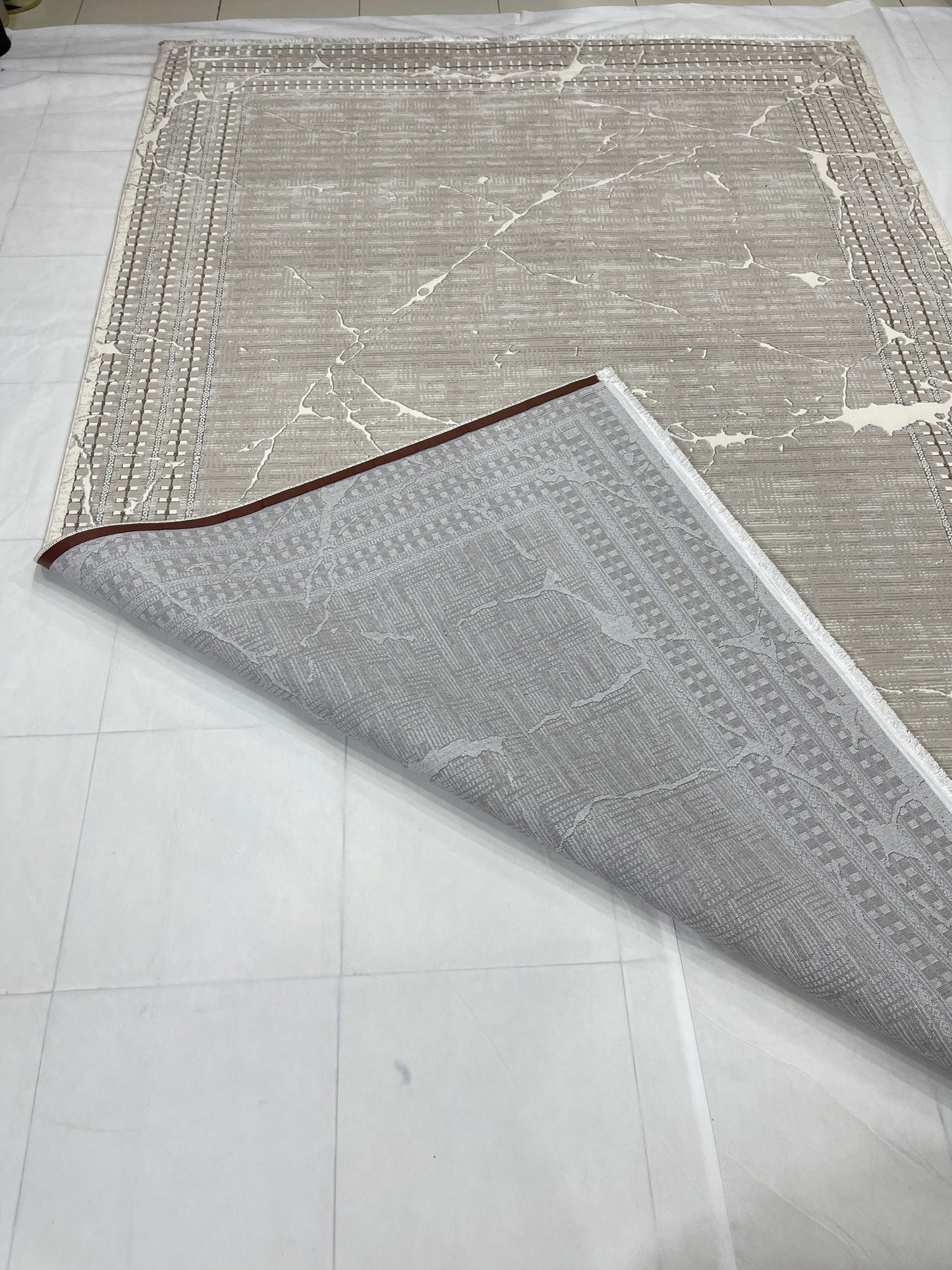 New Turkish Silk (Surya A) 
Size: 6.6 ft width x 9.6 ft length (200cm x 290cm)
Article -626- Off White , Grey