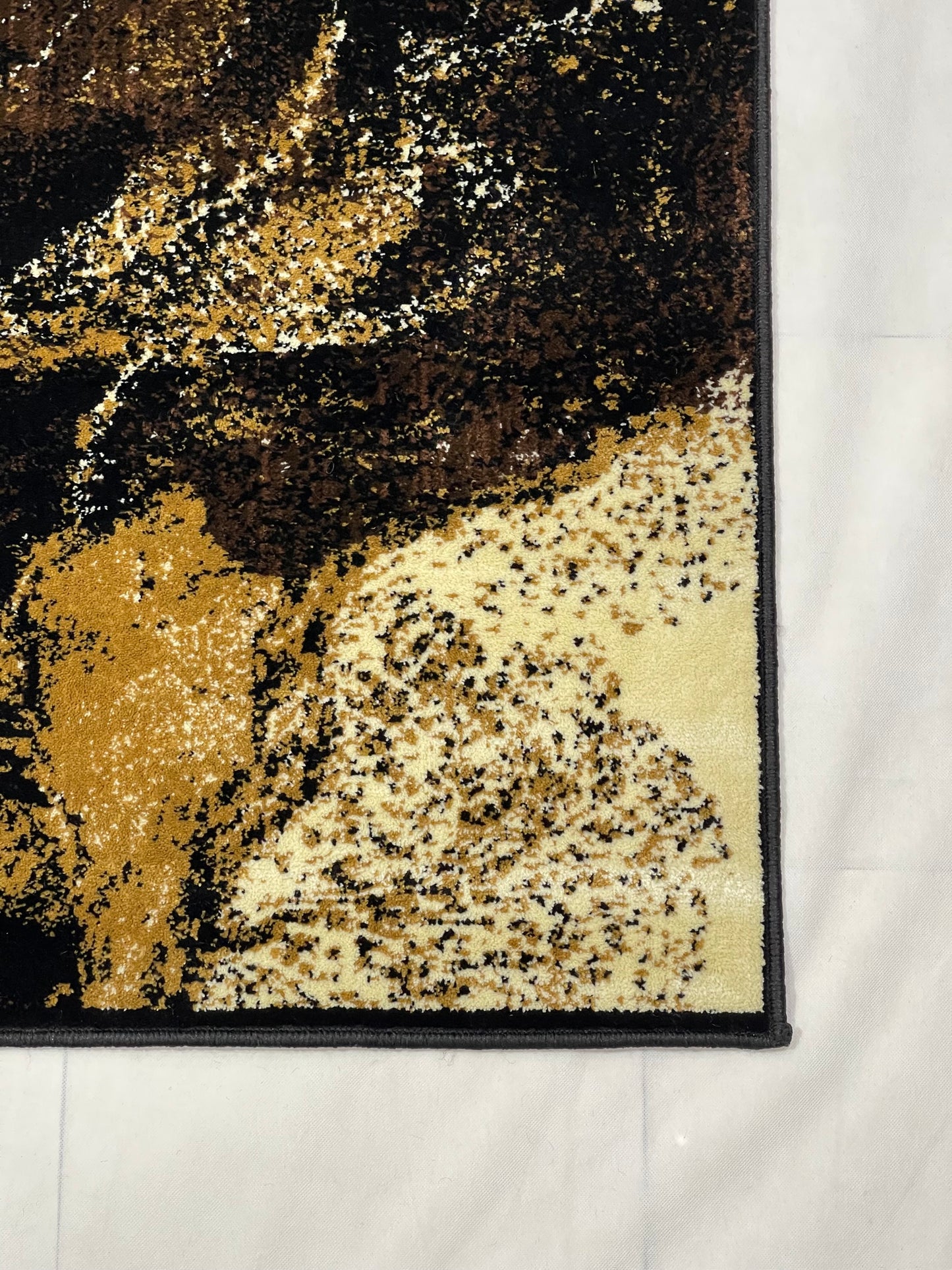 Modern Polypropylene Rug,back woven(Article-1654-Black)
Size : 5ft width  x 7.3ft length (150cm x 220cm)