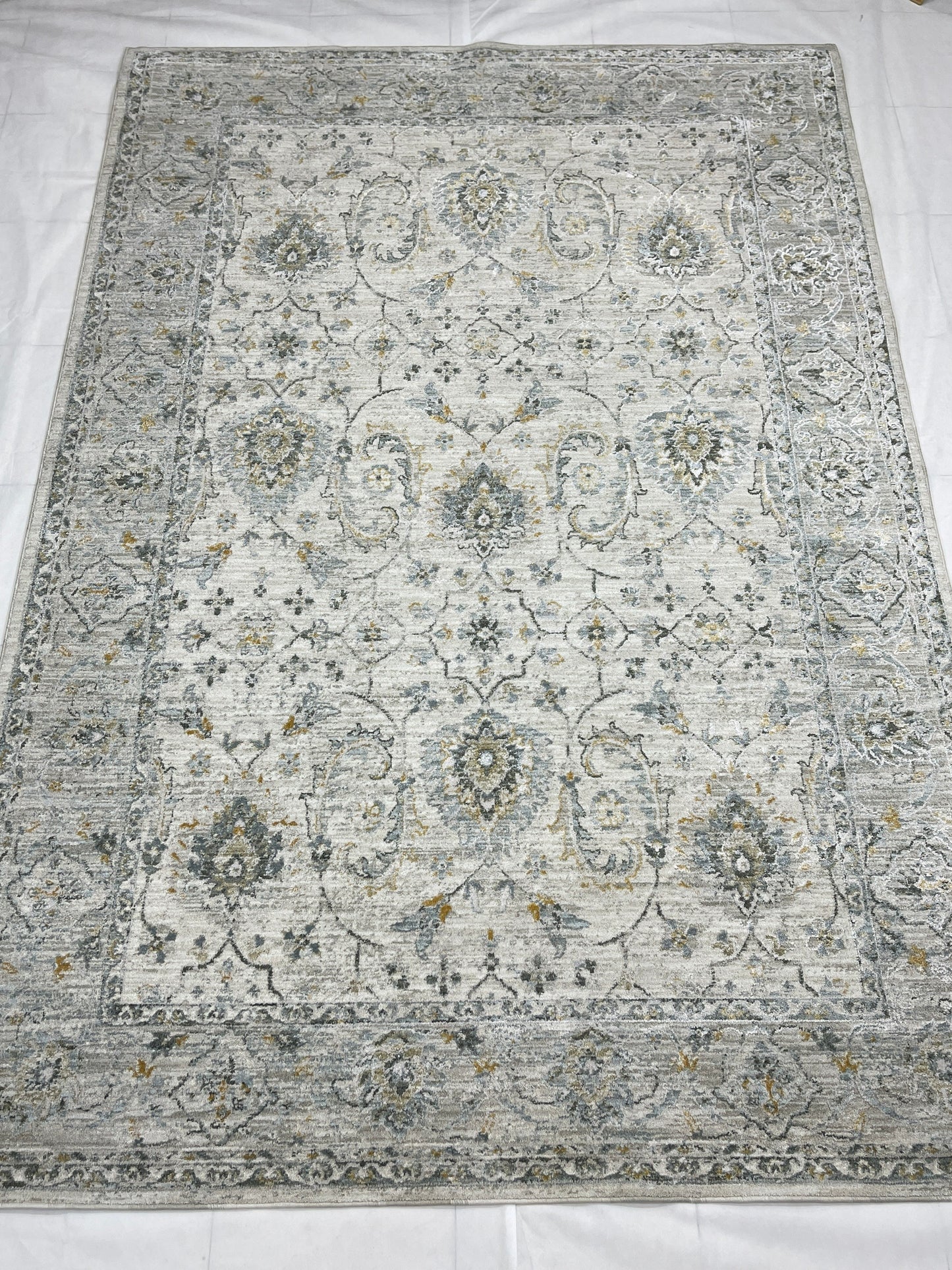 New Turkish Silk (Surya A) 
Size: 6.6 ft width x 9.6 ft length (200cm x 290cm)
Article -629- Off White