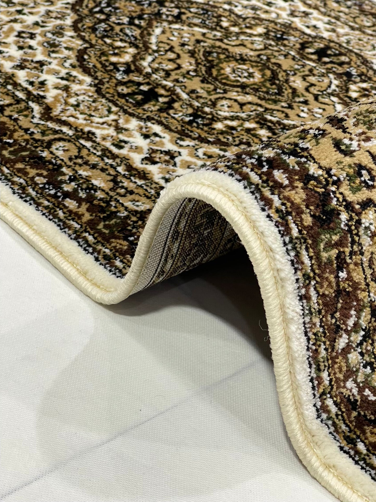 Off white Persian Polypropylene Woven Runner.
 Size : 2.6 ft width x 6.3 ft length
 (80 cm x 200cm)