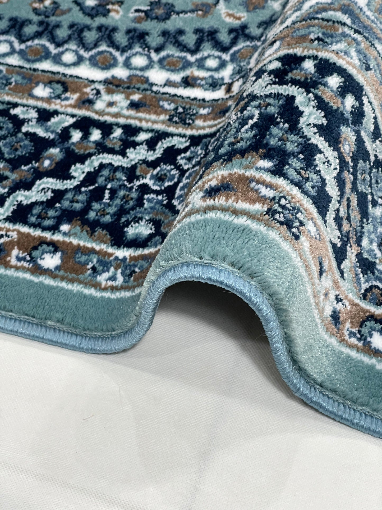 Persian Polypropylene Rug,back woven(Article-22-Feroze)
Size : 5ft width  x 7.3ft length (150cm x 220cm)