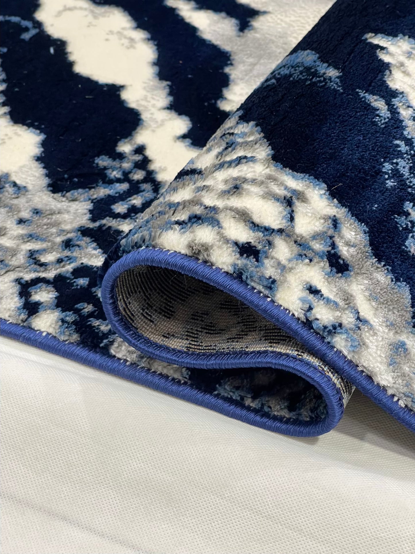 Turkish Top Quality Silk.(Article-1078-Blue , Grey) Size: 6.6 ft width x 9.6 ft length (200cm x 290cm)