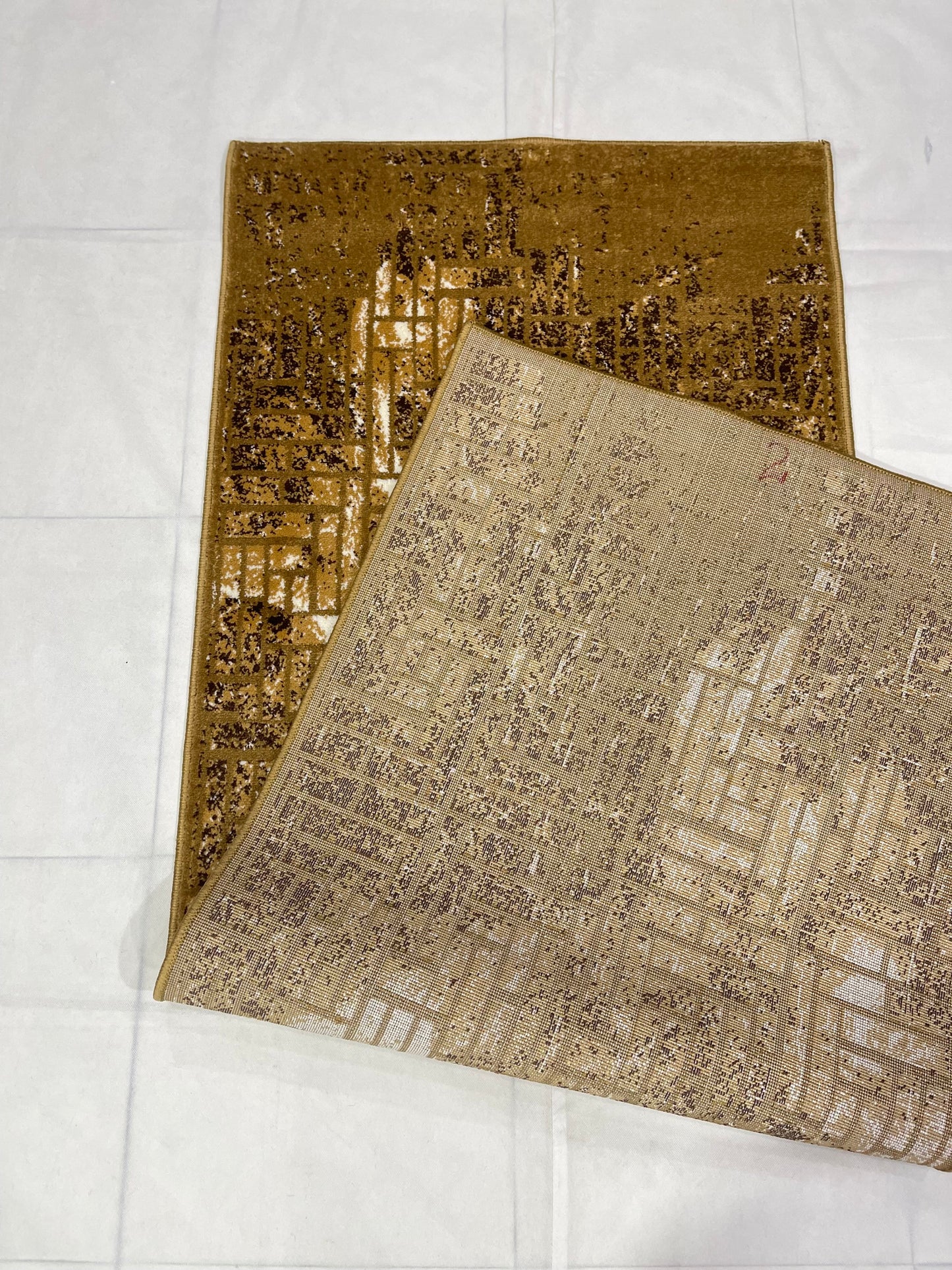 Gold Modern Polypropylene Woven Rug.  Size : 2.6 ft width x 6.6 ft length  (80 cm x 200cm)