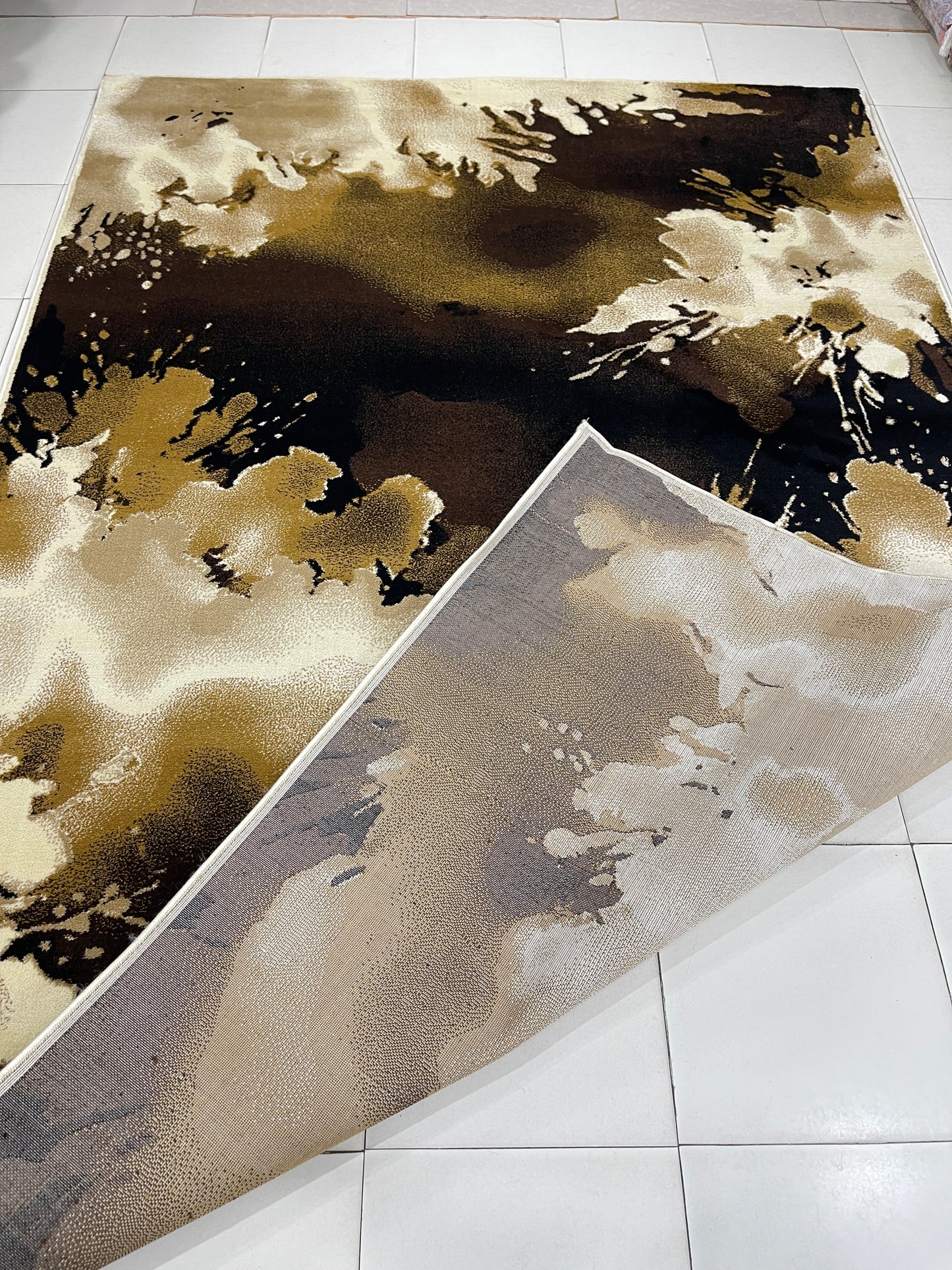 Modern polypropylene Rug,back woven(Article-143-Off white)
Size : 6.6 ft width x 9.6 ft length (200cm x 290cm)