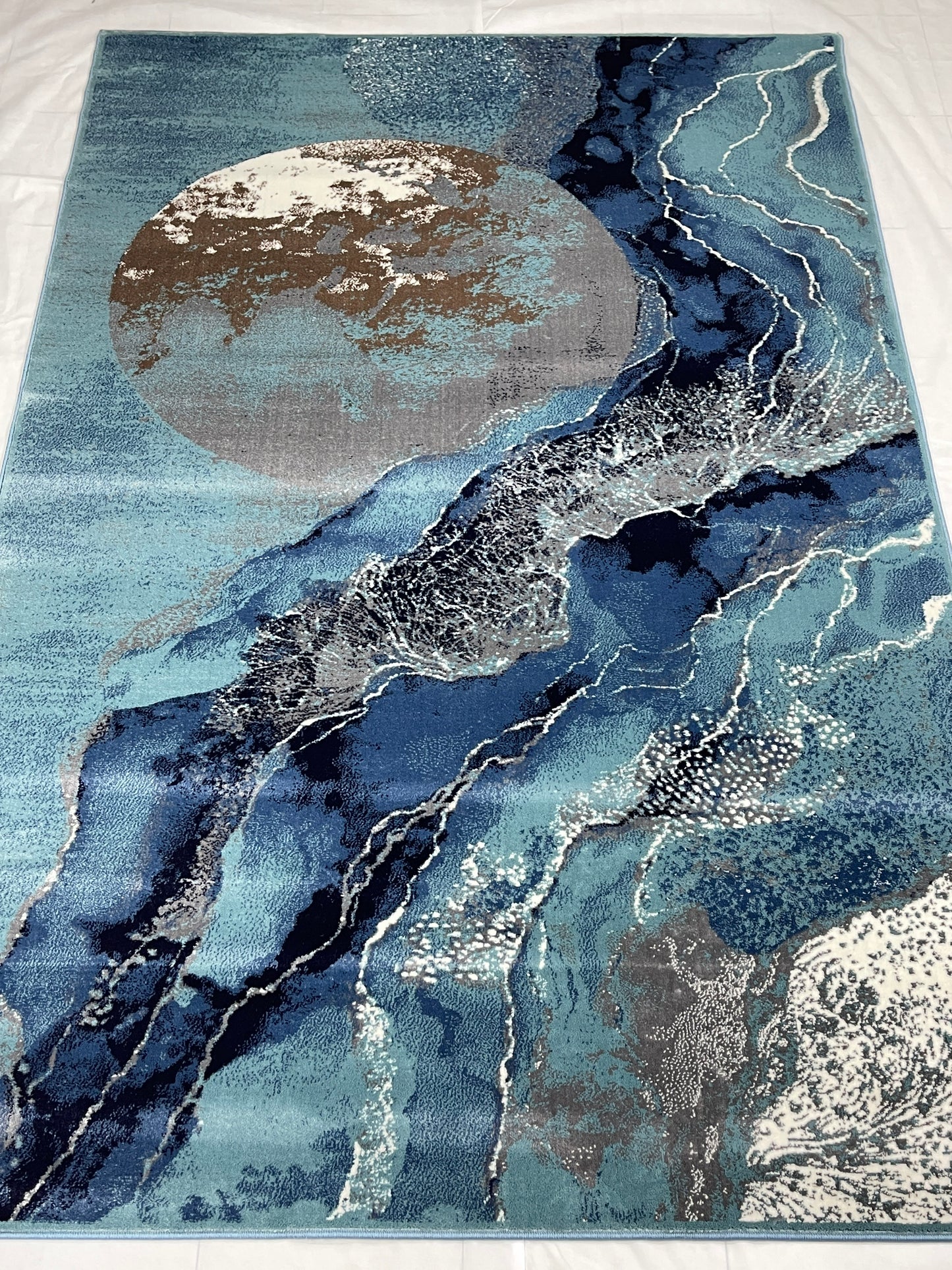 Modern polypropylene Rug,back woven(Article-124-Feroze)
Size : 6.6 ft width x 9.6 ft length (200cm x 290cm)