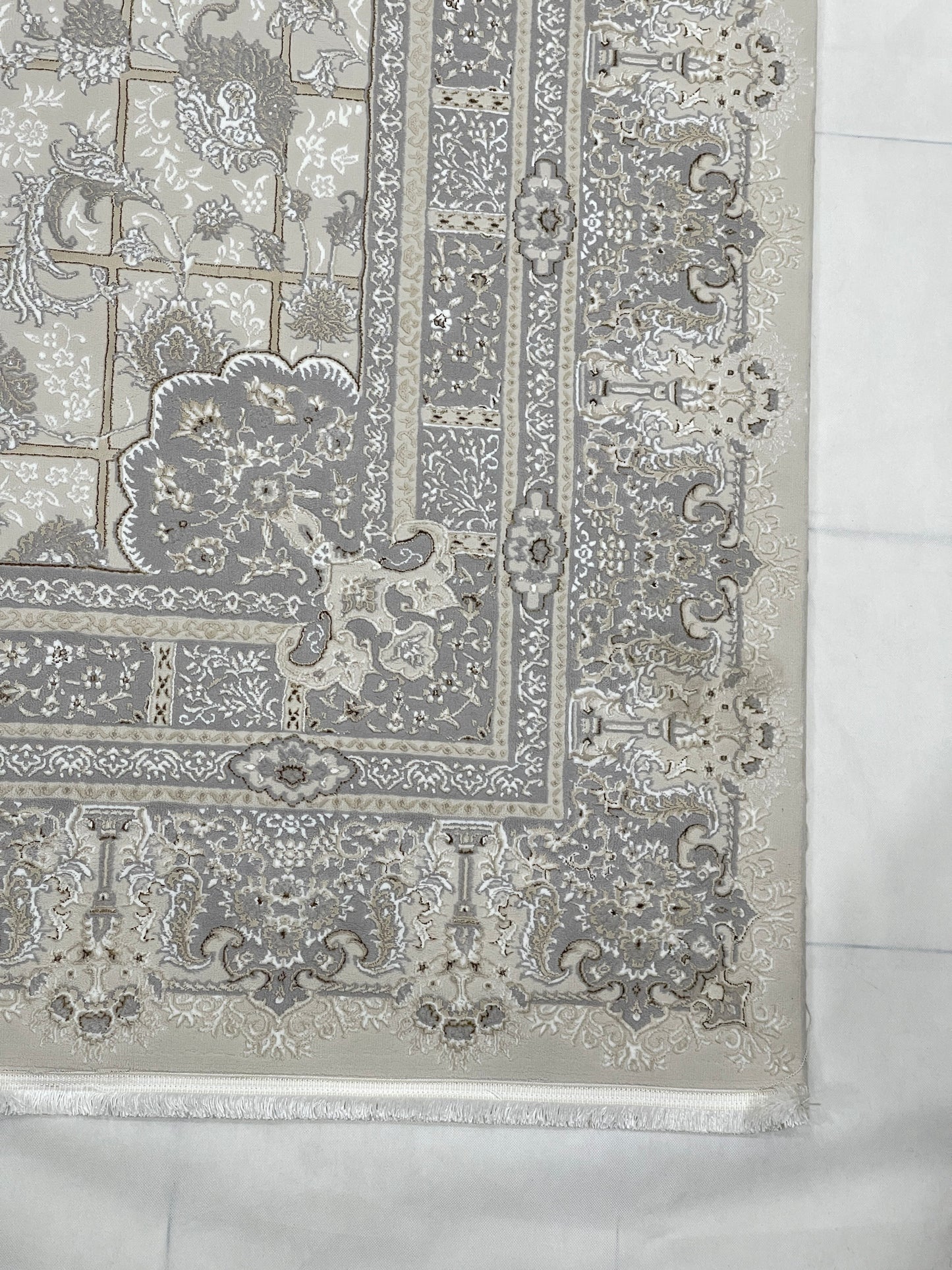 New Turkish Silk (Surya A)  Size: 6.6 ft width x 9.6 ft length (200cm x 290cm) Article -604- Off White