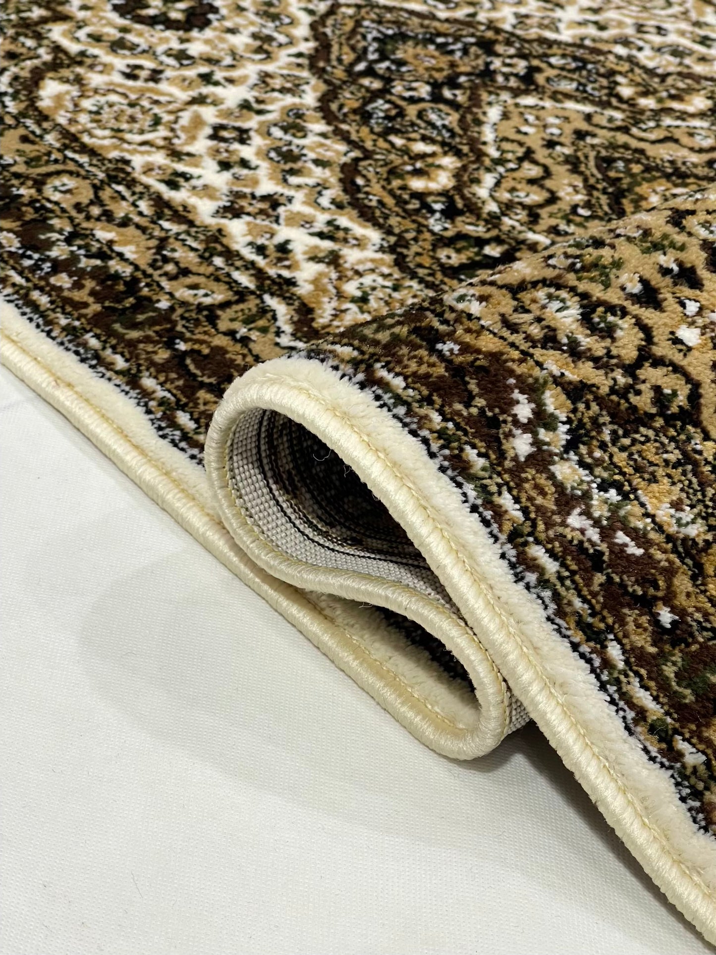 Off white Persian Polypropylene Woven Runner.
 Size : 2.6 ft width x 6.3 ft length
 (80 cm x 200cm)