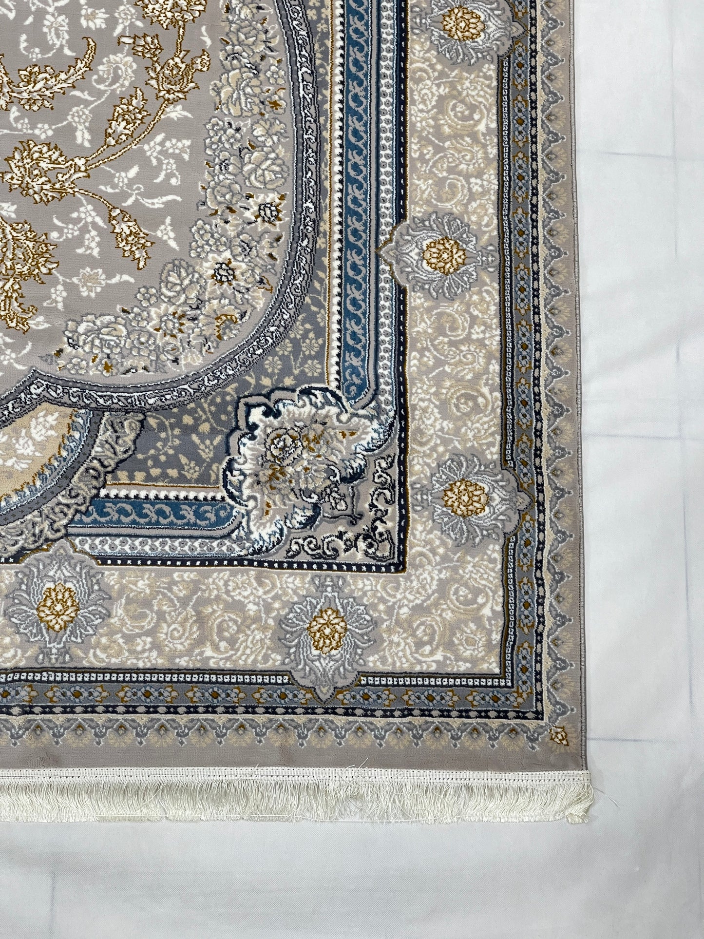 Persian Thick Woven Rug. 
(Article -641-Grey )
Size: 6.6 ft width x 9.6 ft length (200cm x 290cm)