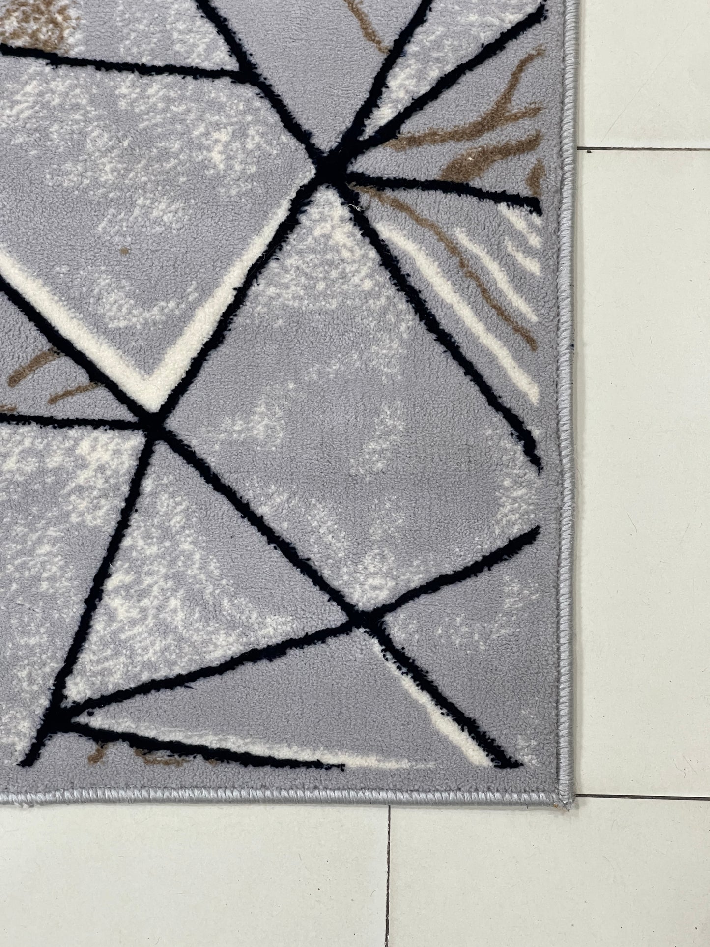 Polyester Silk Woven Rug.(Article-1550-Grey) Size : 4 ft width x 5.6 ft length