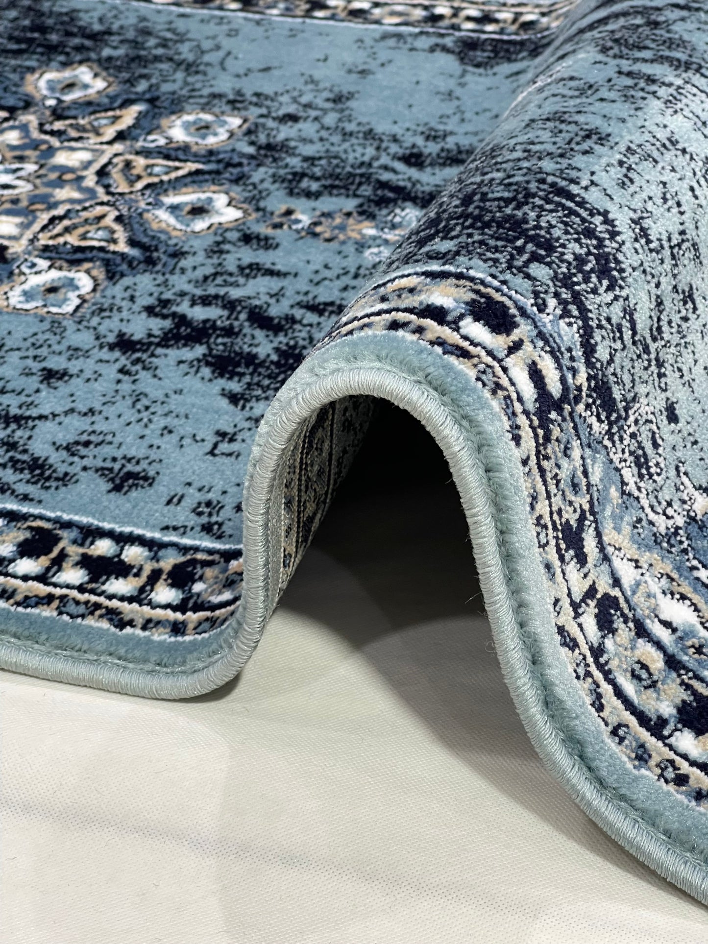 Feroze Persian Polypropylene Woven Rug.  Size : 2.6 ft width x 6.6 ft length  (80 cm x 200cm)