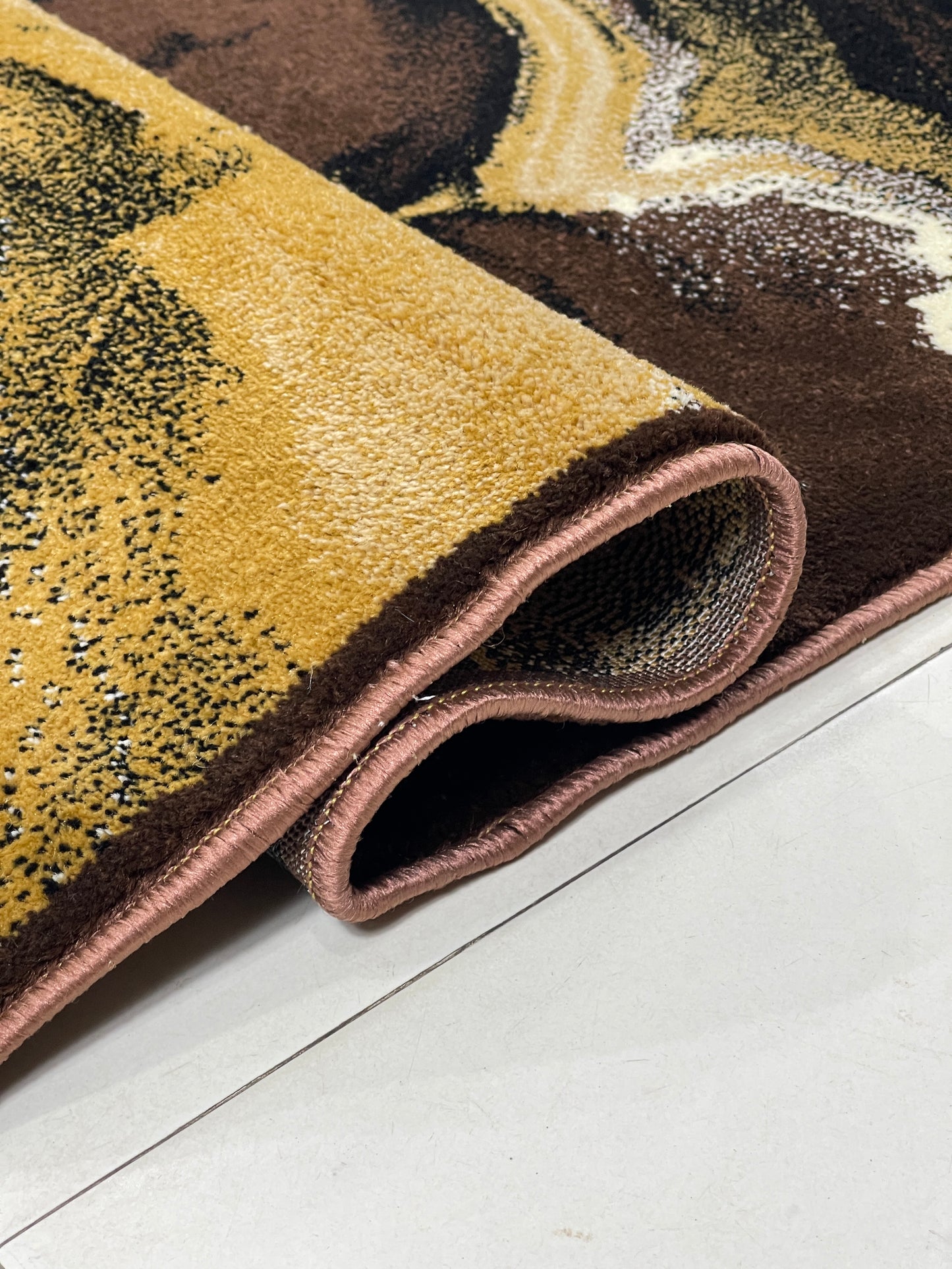 Modern polypropylene Rug,back woven(Article-422-Brown)
Size : 6.6 ft width x 9.6 ft length (200cm x 290cm)