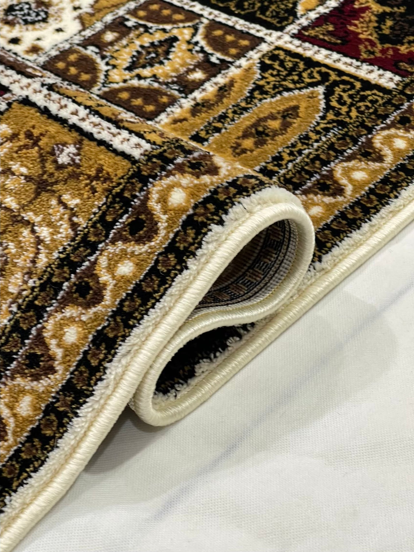 Antique Off white Polypropylene Woven Runner.
 Size : 2.6 ft width x 6.6 ft length
 (80 cm x 200cm)