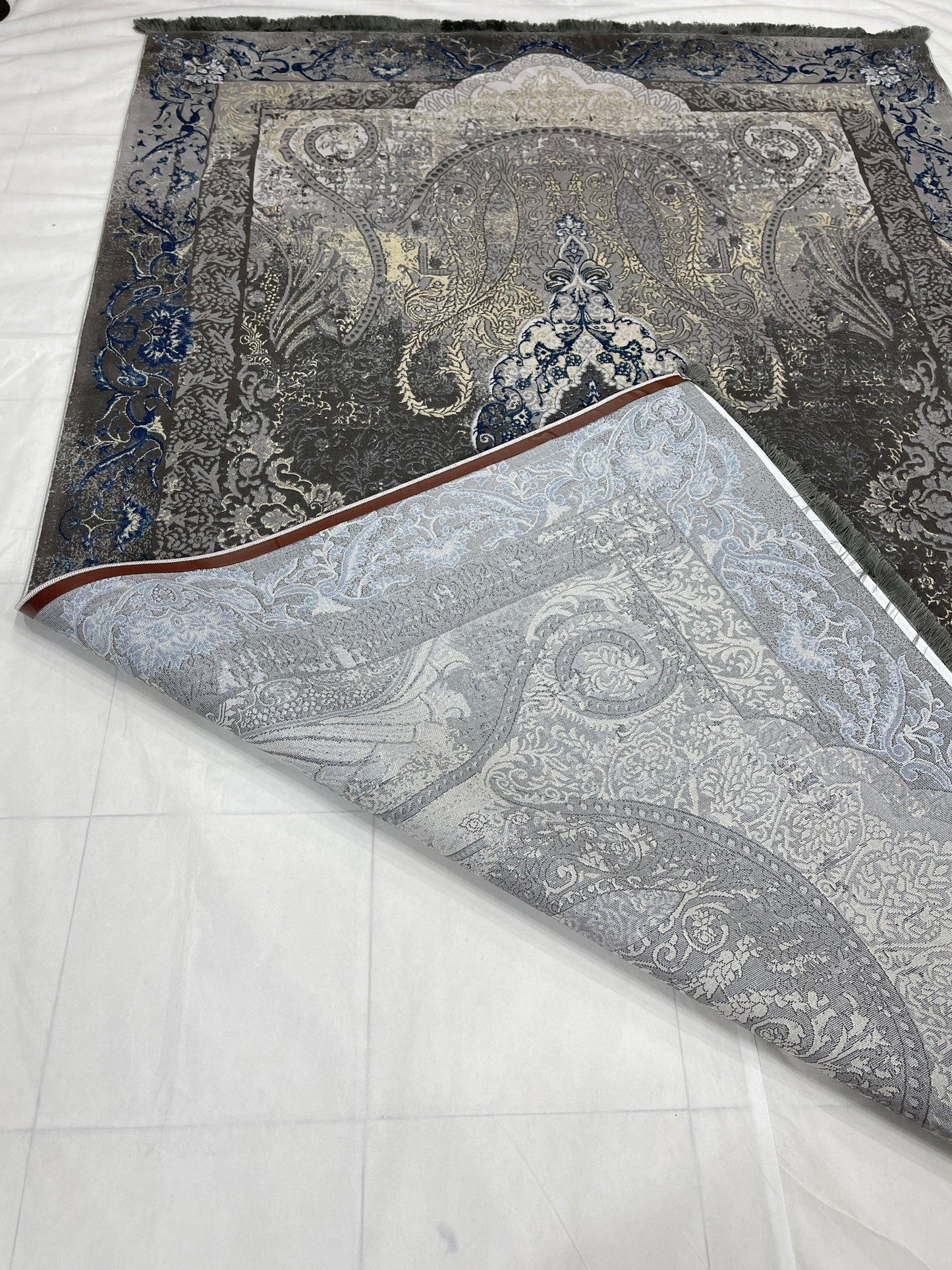 New Turkish Silk (Surya B) 
Size: 6.6 ft width x 9.6 ft length (200cm x 290cm)
Article -625- Grey , Blue