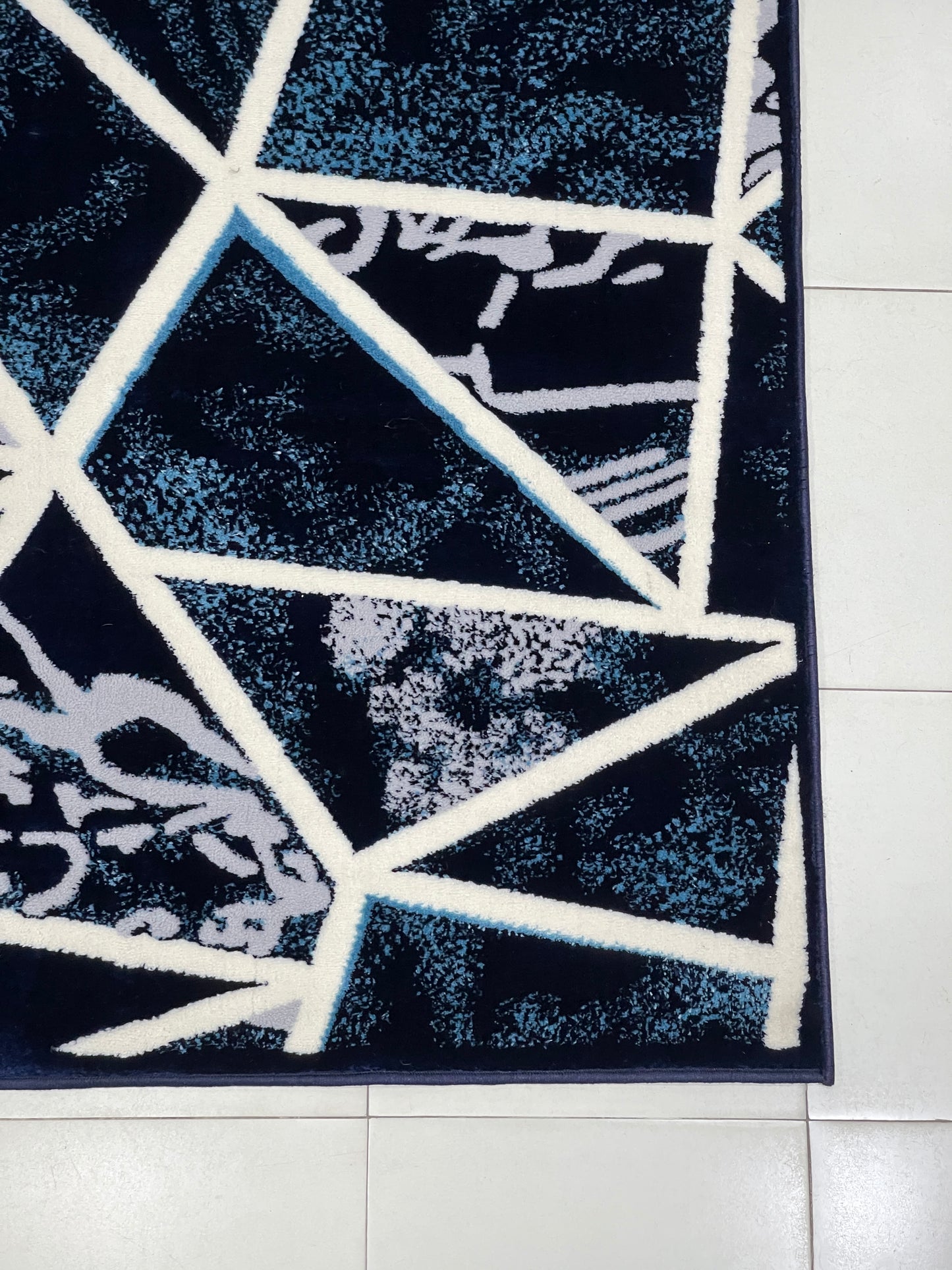 Polyester Silk.(Article-1631-Dark Blue)
Size : 6.6 ft width x 9.6 ft length ( 200 cm x 290 cm)