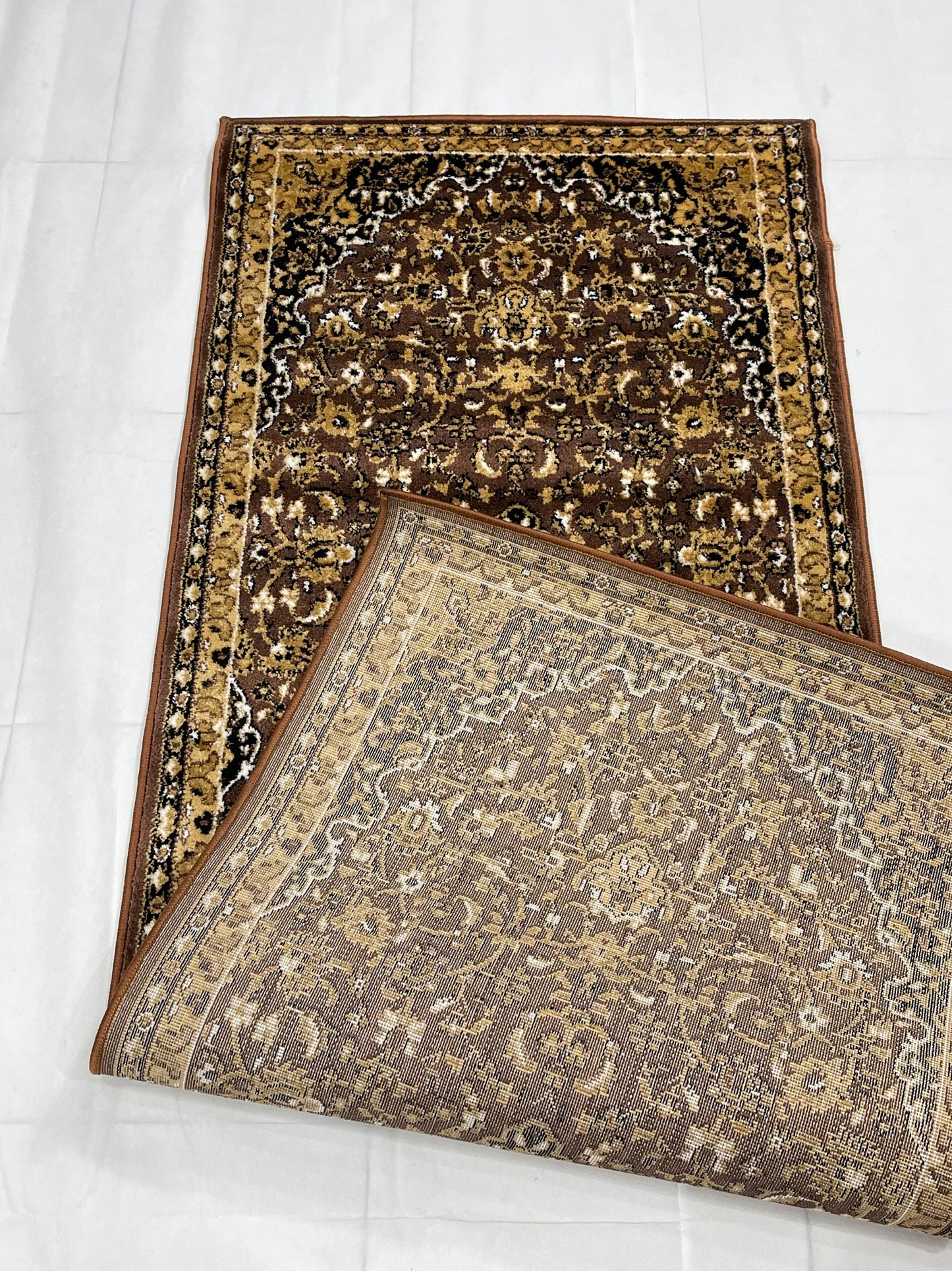 Brown Persian Polypropylene Woven Rug.
 Size : 2.6 ft width x 6.6 ft length
 (80 cm x 200cm)