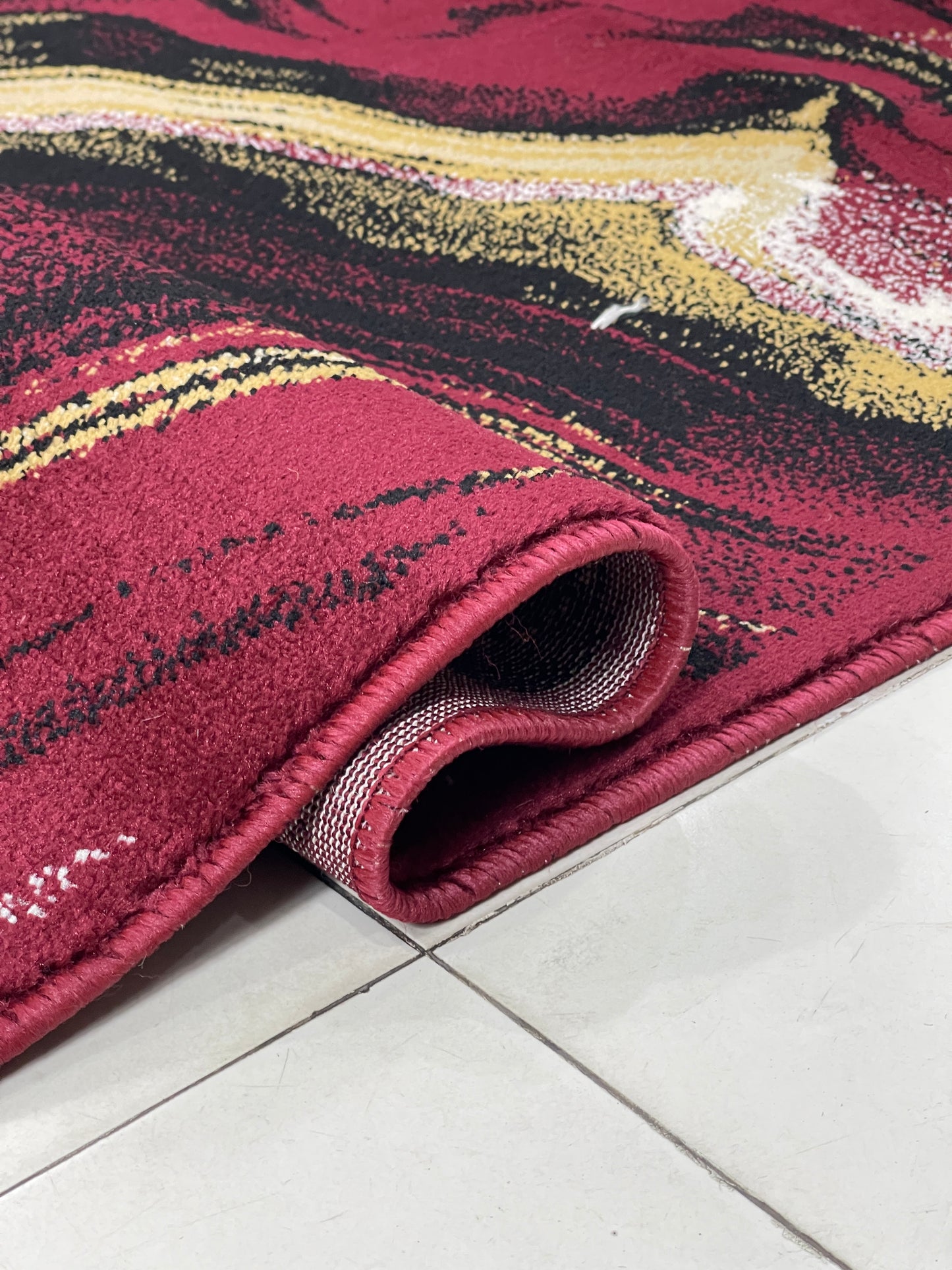 Modern polypropylene Rug,back woven(Article-418-Red)
Size : 6.6 ft width x 9.6 ft length (200cm x 290cm)