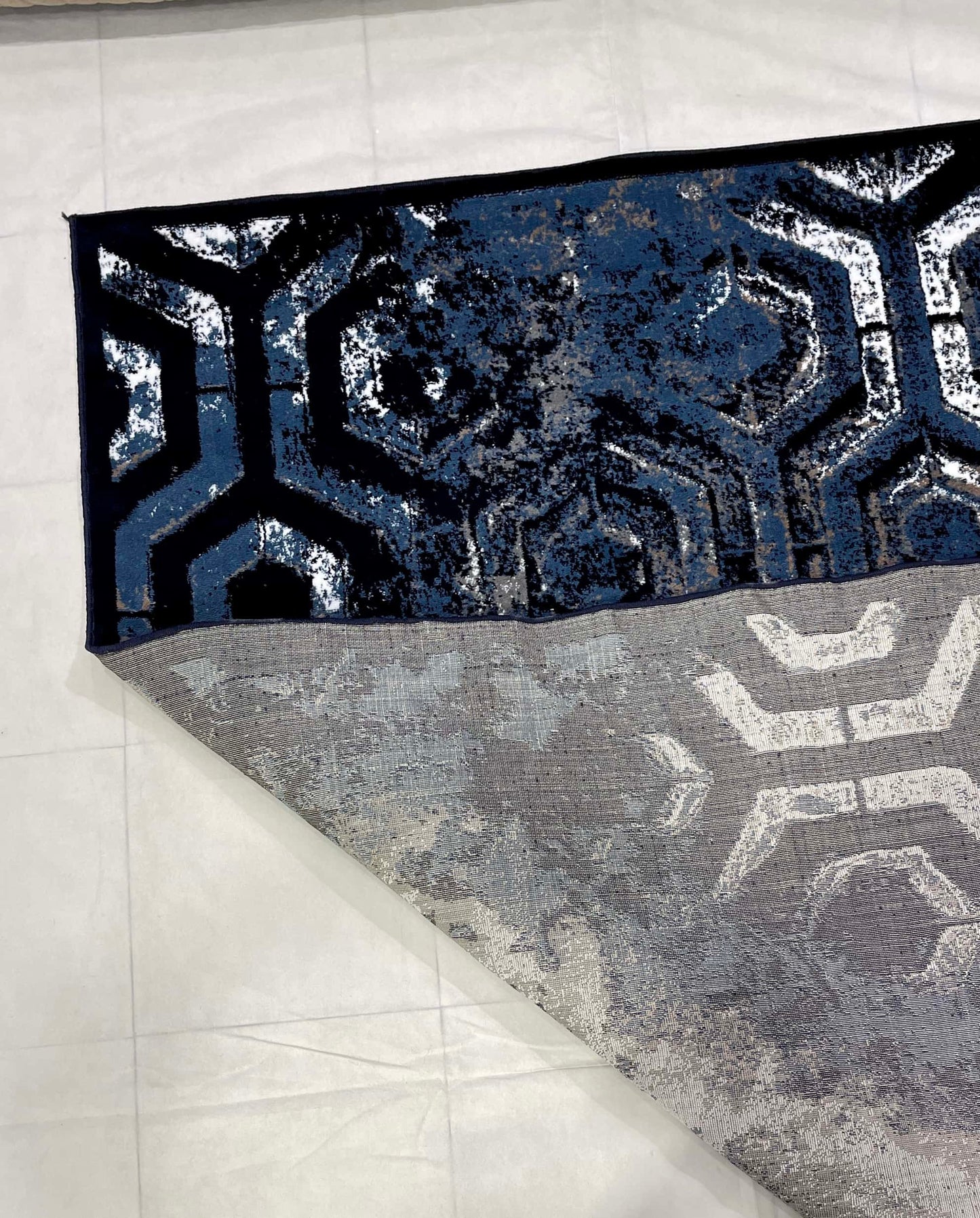 Modern Polypropylene Rug Back Woven(Article-381-Blue)
Size: 6.6 ft width x 9.6 ft length (200cm x 290cm)