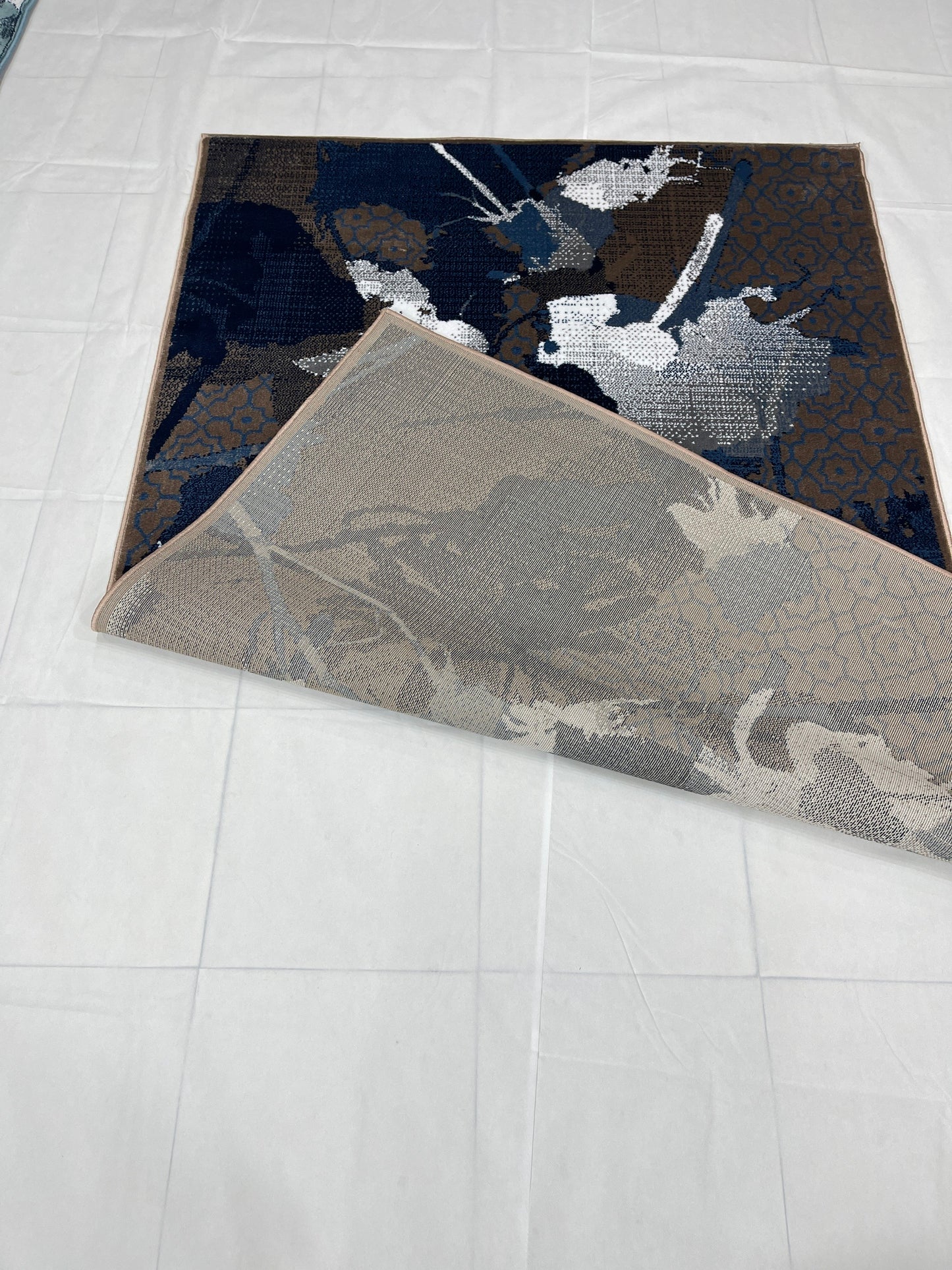 Modern polypropylene Rug,back woven(Article-1021-Mink)
Size : 5ft width  x 7.3ft length (150cm x 220cm)