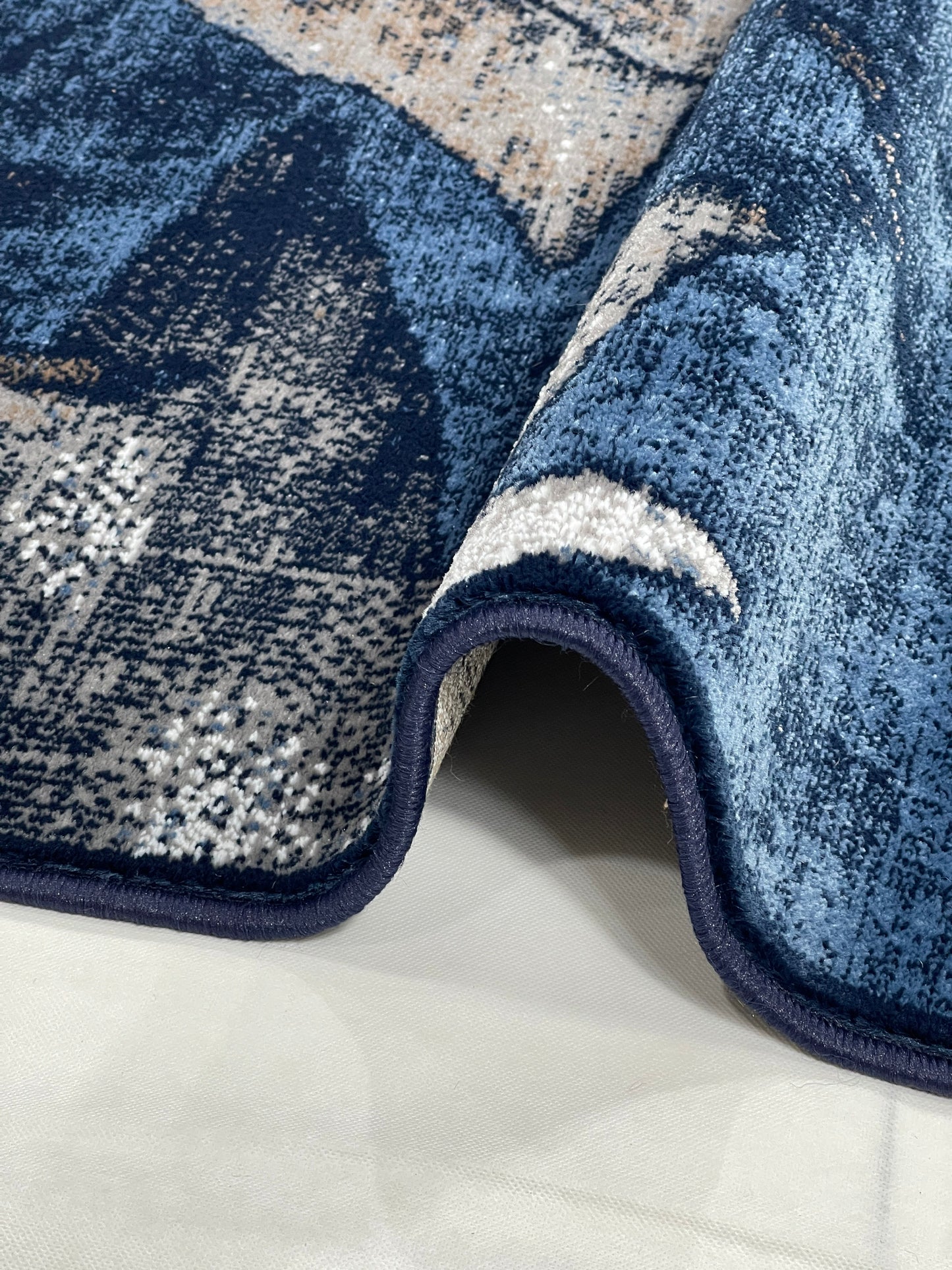 Modern Polypropylene Rug,back woven(Article-886-Blue)
Size : 5ft width  x 7.3ft length (150cm x 220cm)