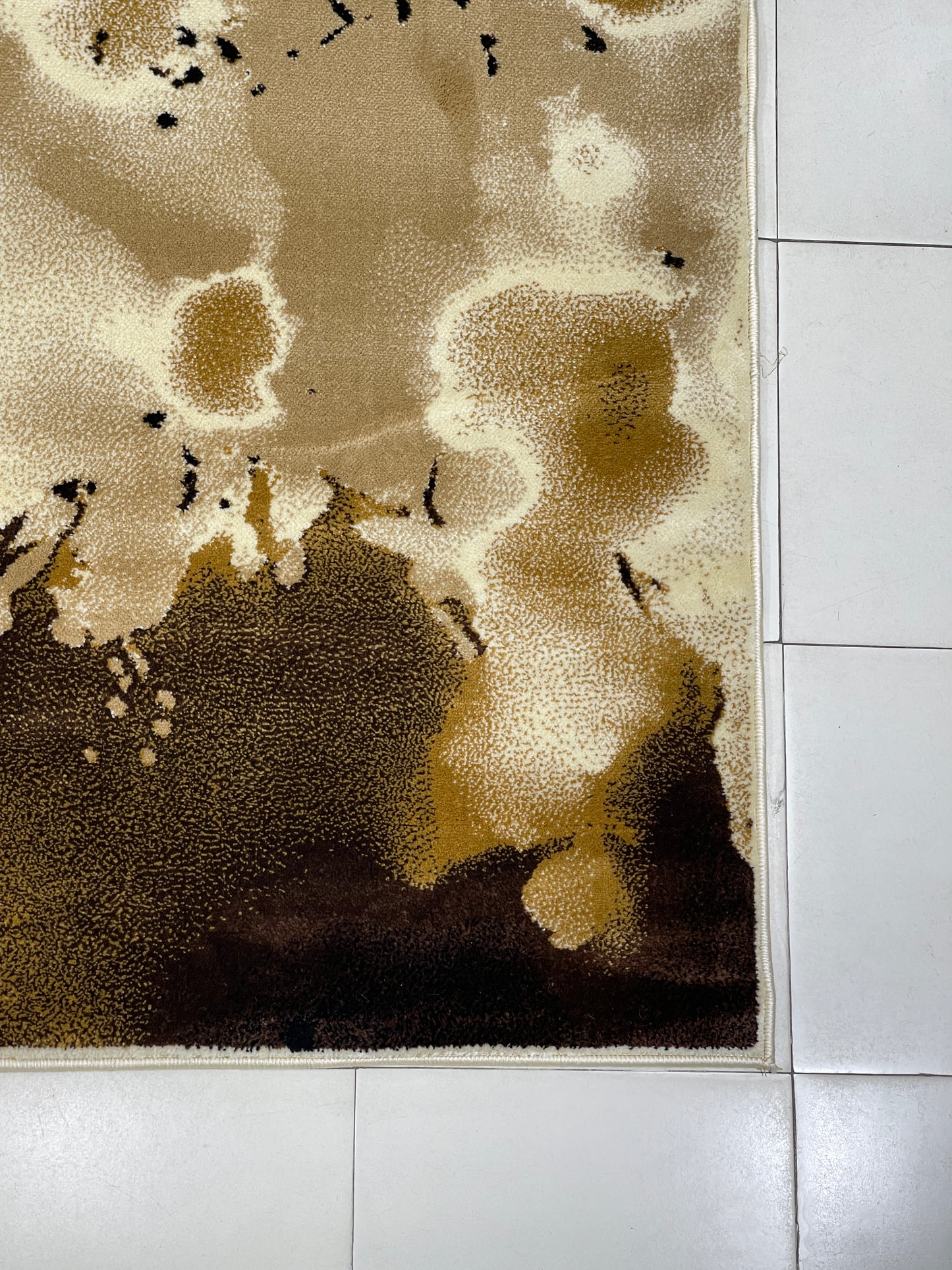 Modern polypropylene Rug,back woven(Article-143-Off white)
Size : 6.6 ft width x 9.6 ft length (200cm x 290cm)