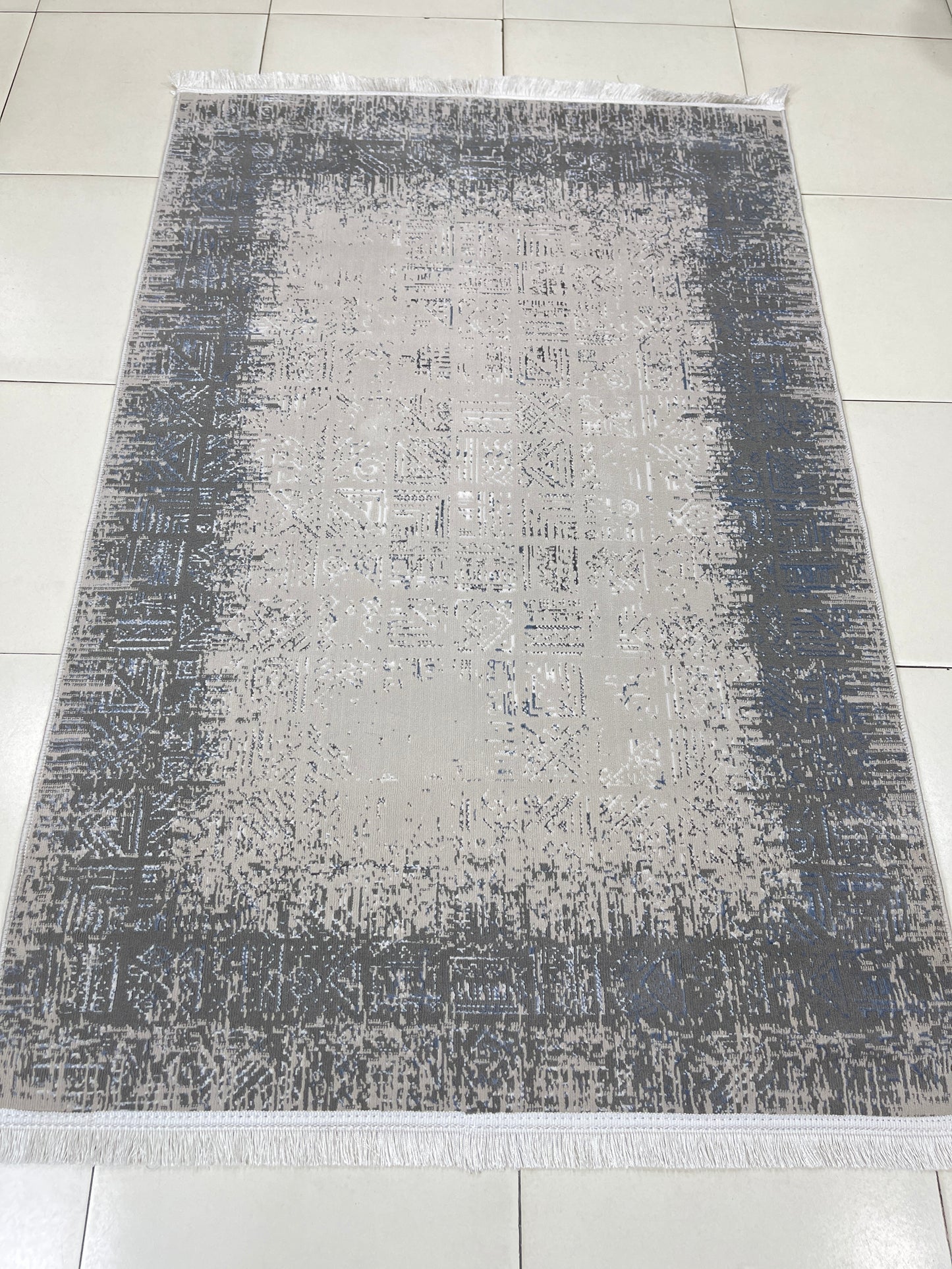 Irani viscose Rug , Woven Back
Article-319-Off white 
Size : 3 ft width x 5 ft length (100 cm x 150cm)