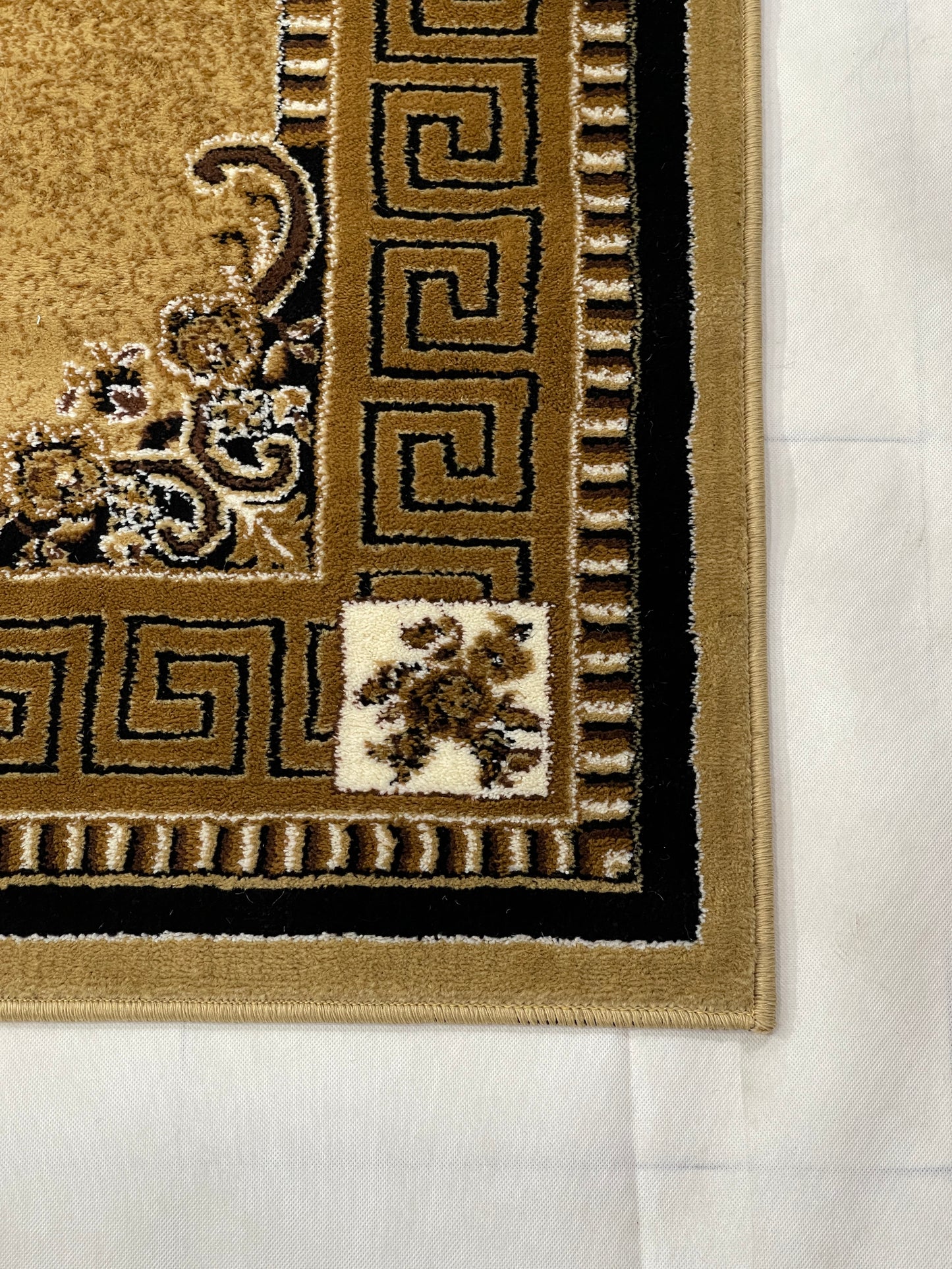 Versace Polypropylene Rug,back woven(Article-75-Beige)
Size : 5ft width  x 7.3ft length (150cm x 220cm)